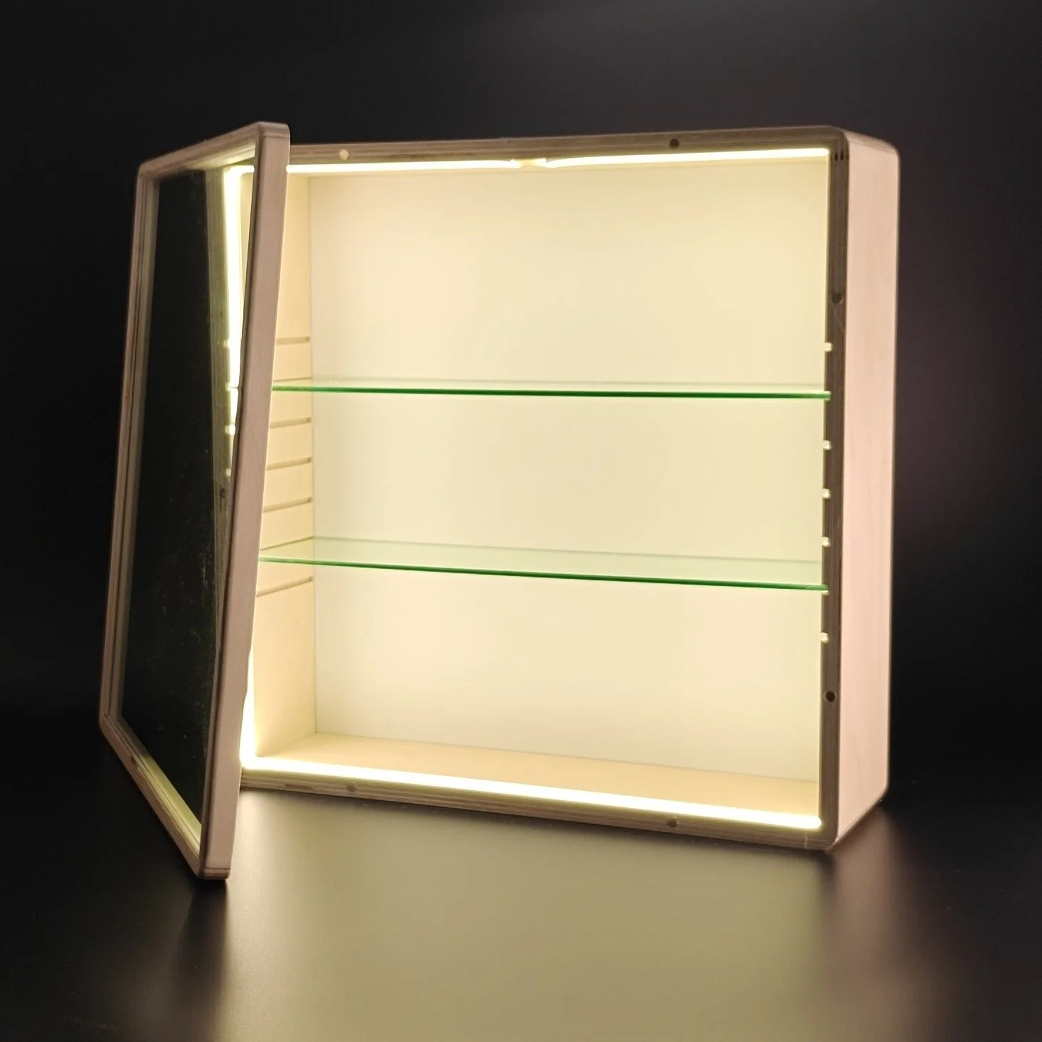 OnDisplay_S33_Led_White_open.jpg