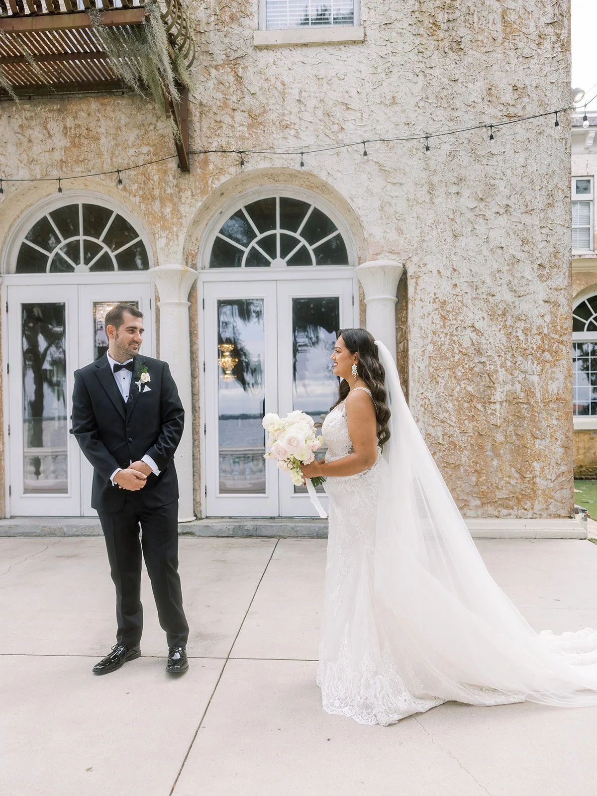 Bella Cosa Architecture Outdoor Wedding Photography