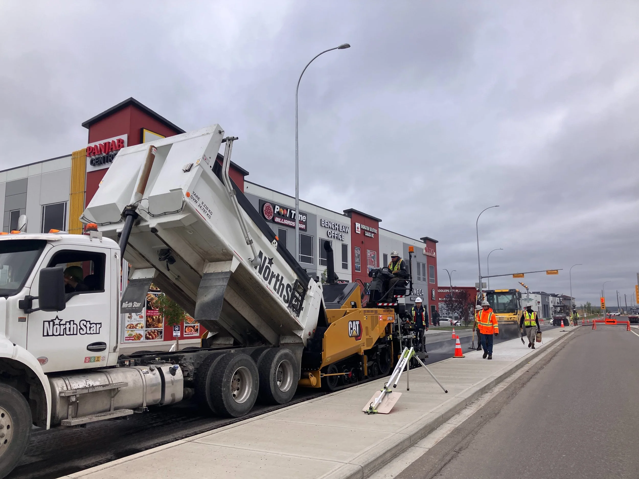 Paving team making it happen this weekend 👌👌 #viral #trending #construction #instagram #yyc