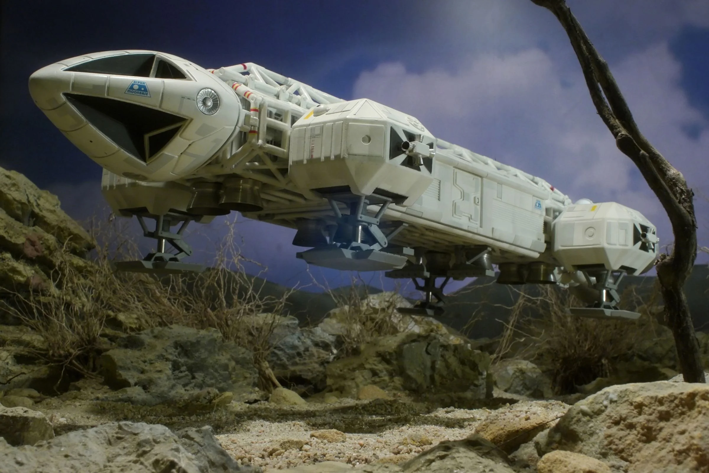 1 Space 1999 Eagle Main Photo.jpg