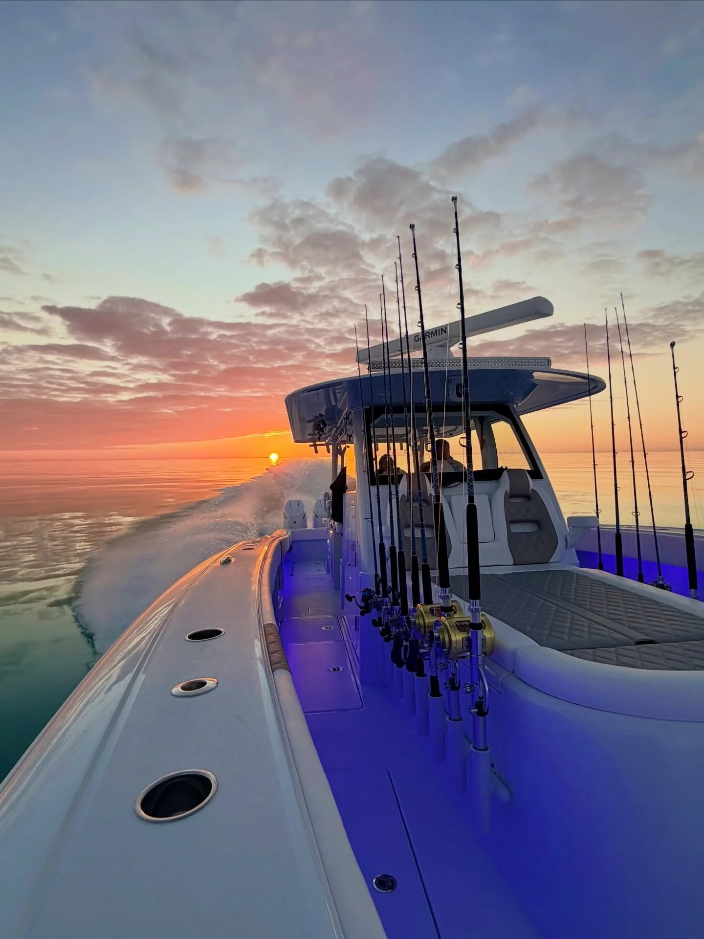 Nothing beats the feeling of being on the water early in the morning! A Beautiful sunrise view of our @connley_fishing rods. You all stay tuned we have lots of action to show using these incredible setups. #fishing #boats #fishingtackle #sunrise #oce