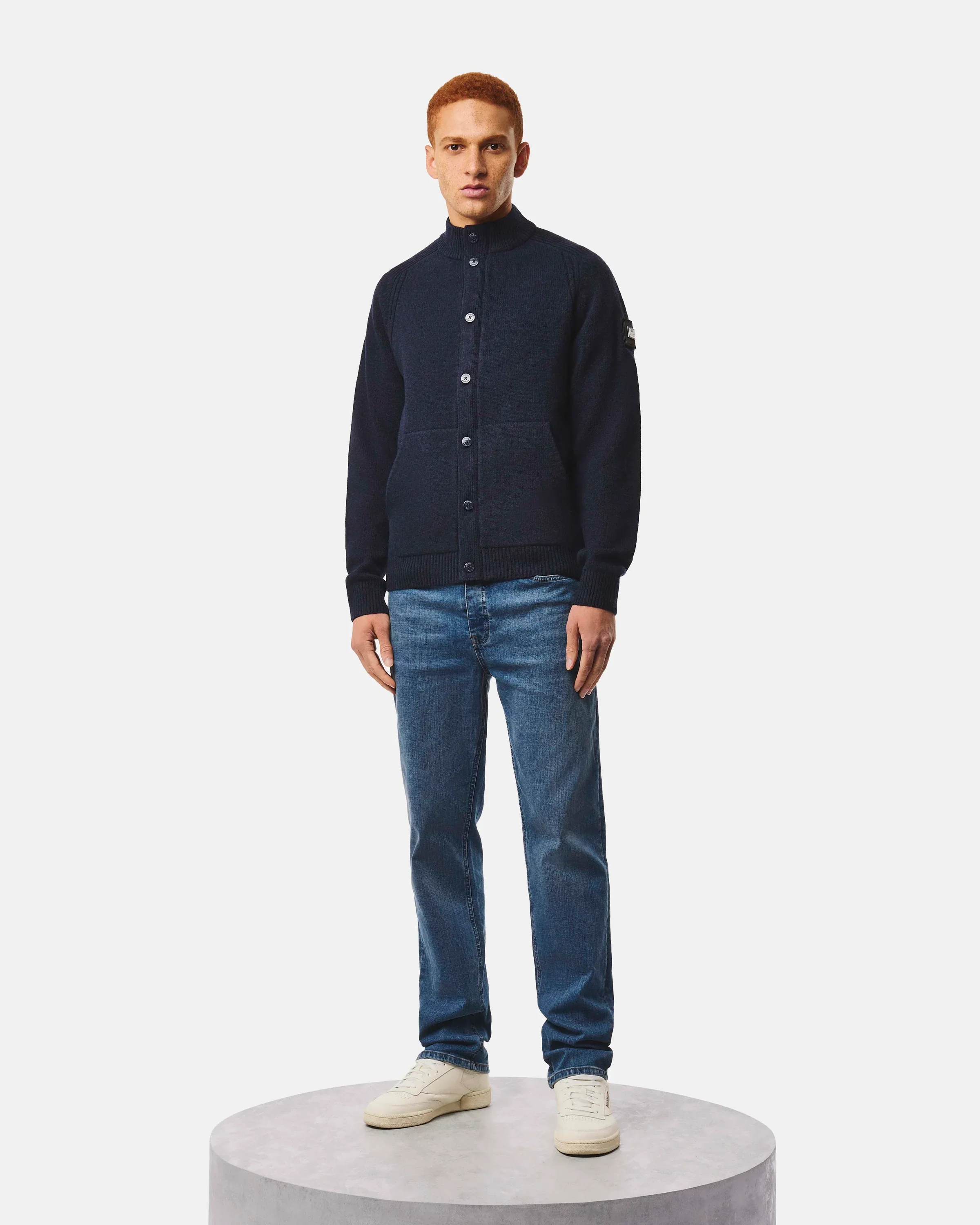 KW3B04_GAMSTON_NAVY_MODELLEAD.jpg.webp