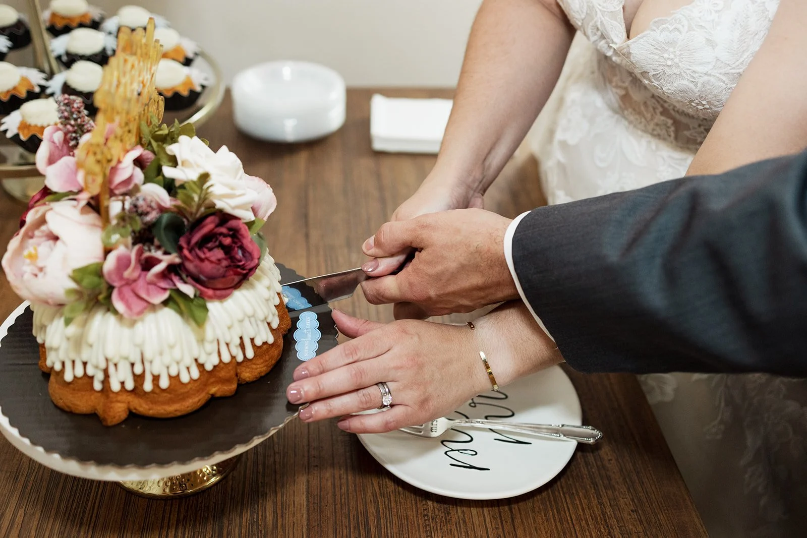 Wedding cake display at intimate St. Louis venue