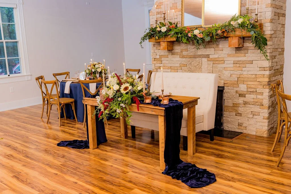 Head table setup at 1860 Schulhaus