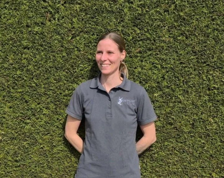 Mitarbeiterin Cindy im Portrait