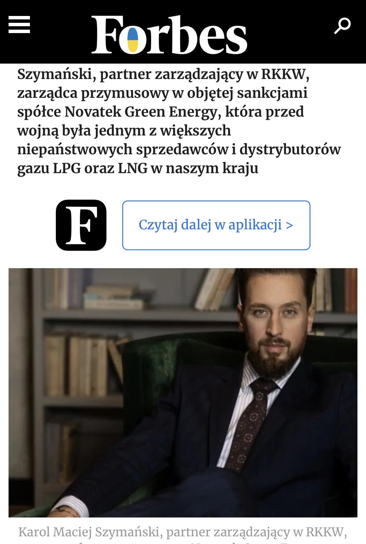 A young man in a suit sitting in a green armchair in front of a bookshelf. The image is part of a Forbes article about Karol Maciej Szymański, a managing partner at RKKW.