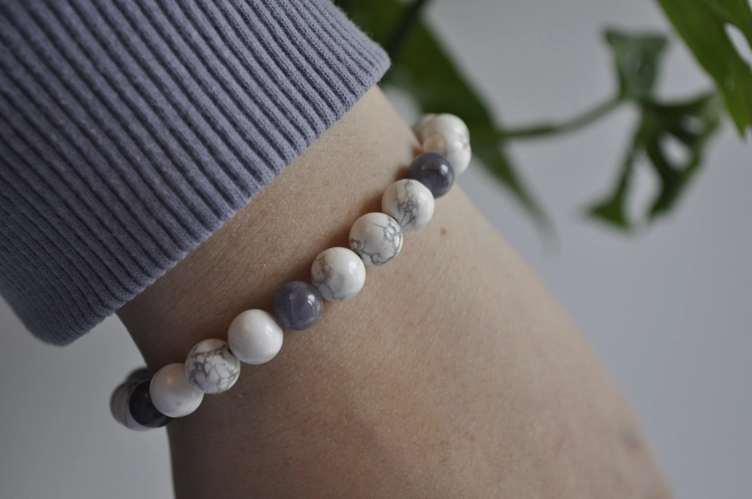 Howlite & Tanzanite Gemstone Bracelet
