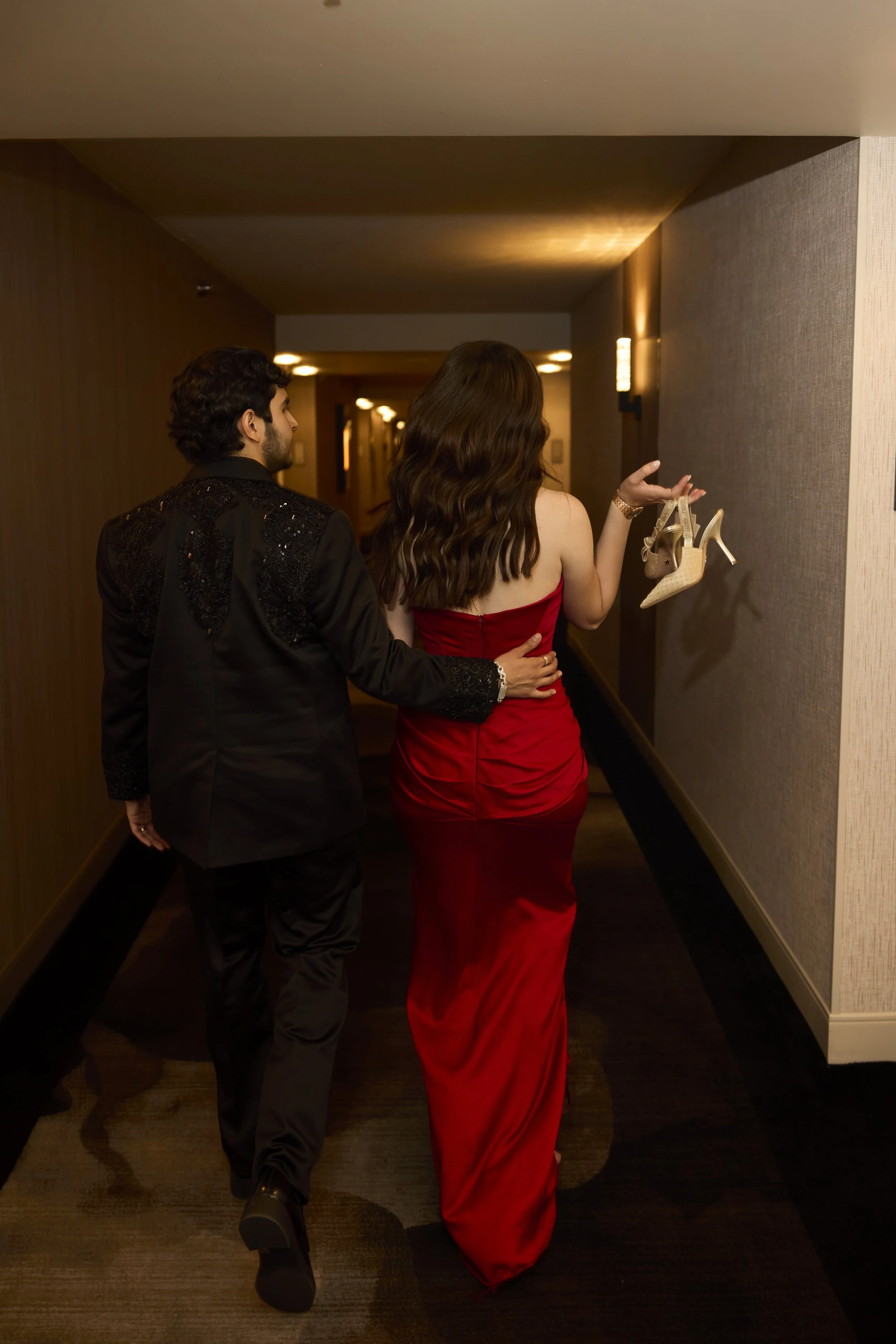 Emily Álvarez, hija de Saúl El Canelo Alvarez, con un diseño por Miguel Hernan para los Latin Grammy 2025