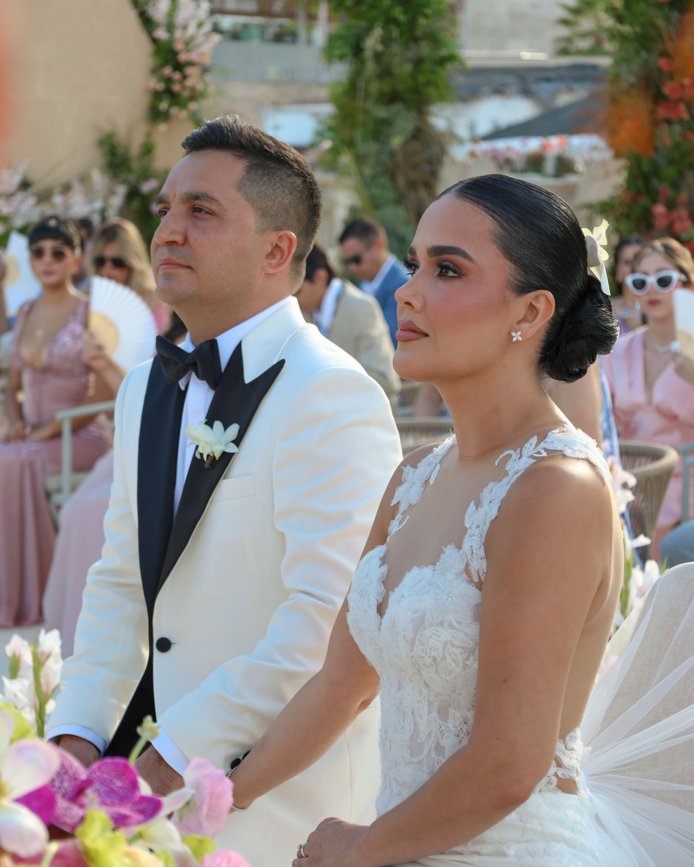 Josi Cuen con un traje sastre por Miguel Hernan para el día de su boda