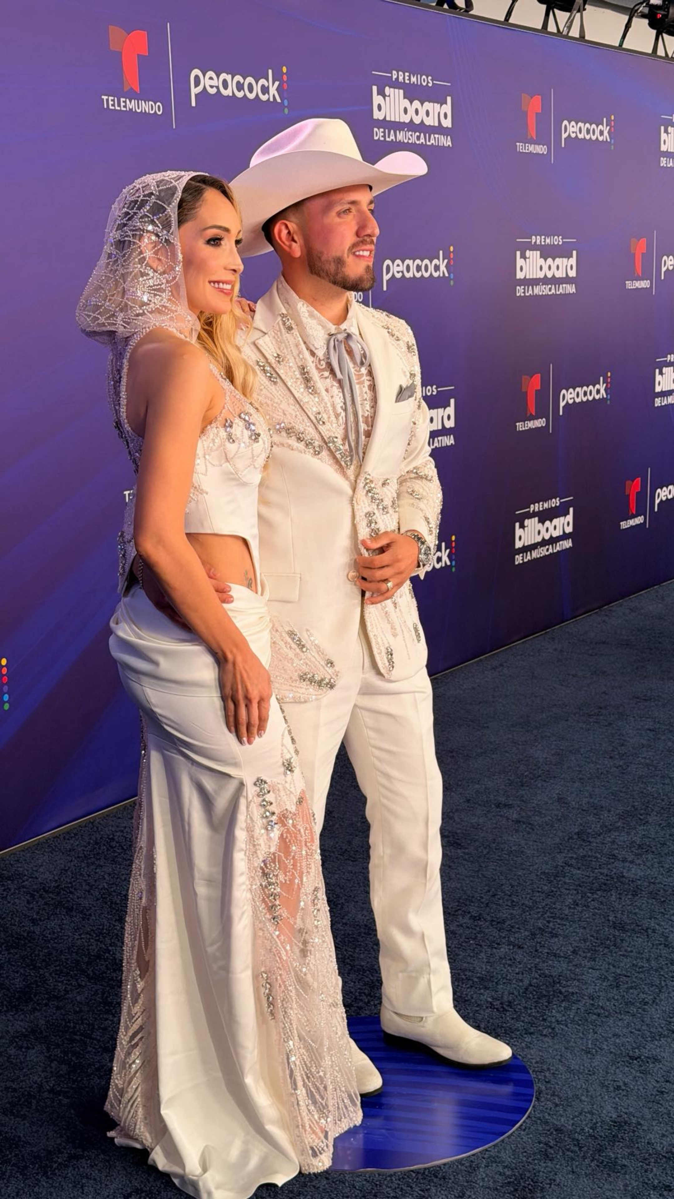 Melisa Plancarte con un diseño de Miguel Hernan para los premios Billboard 2025