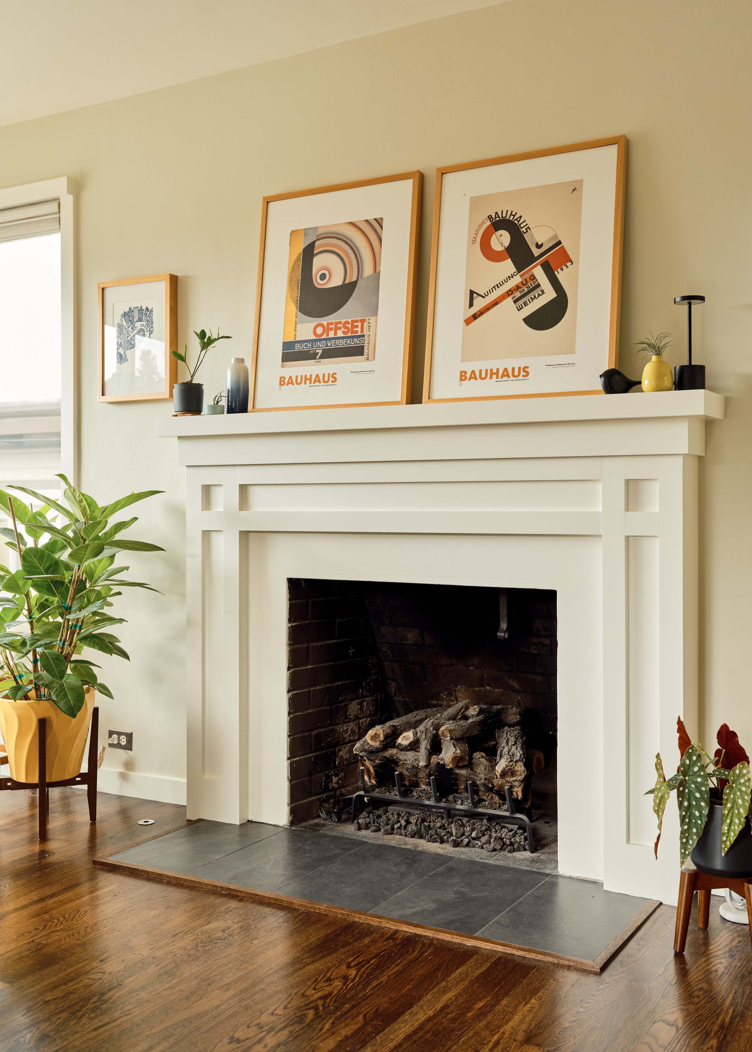 UpperRockridge_Fireplace_NewMantel.jpg
