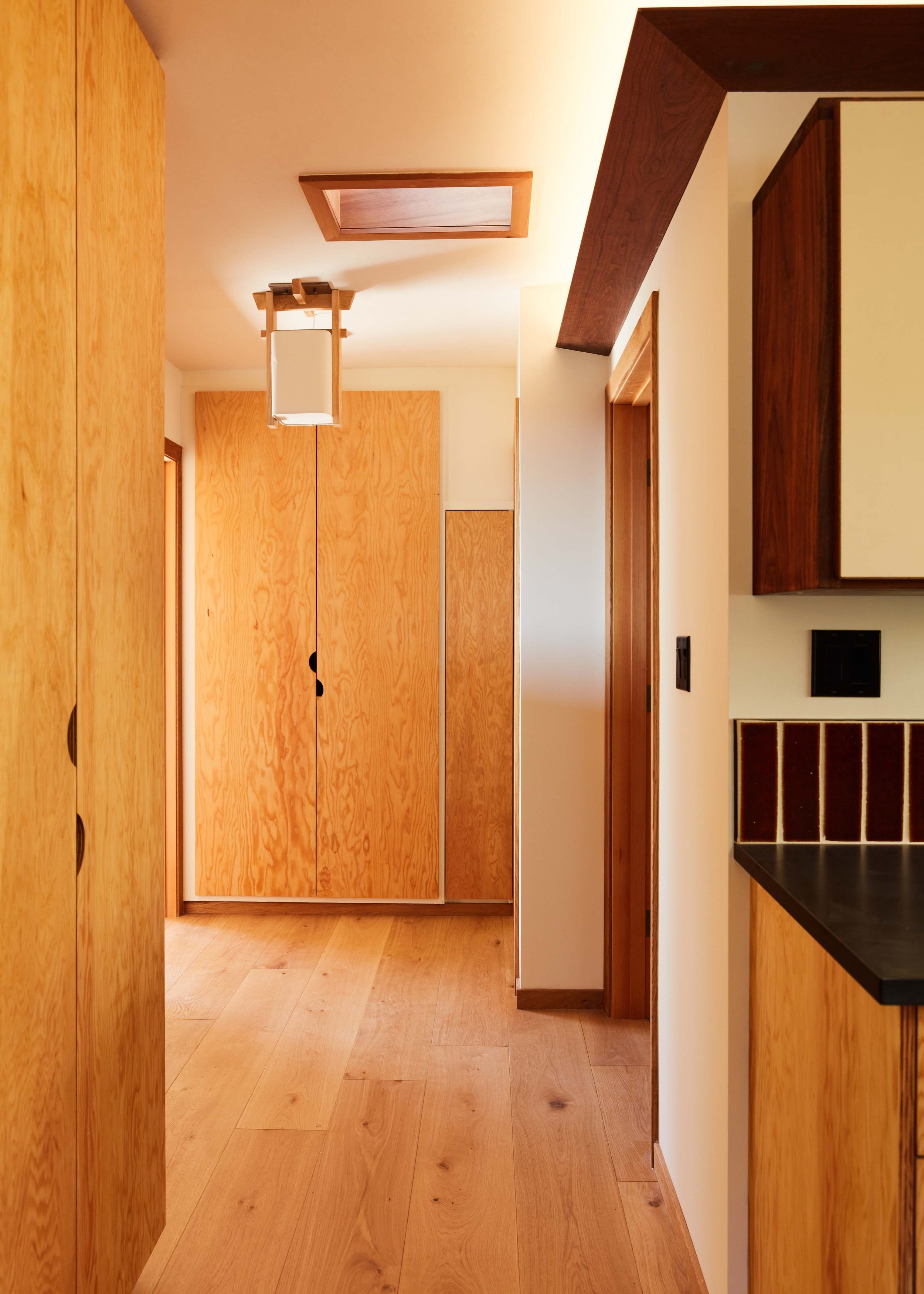 OaklandHills_Hallway_Doors.jpg