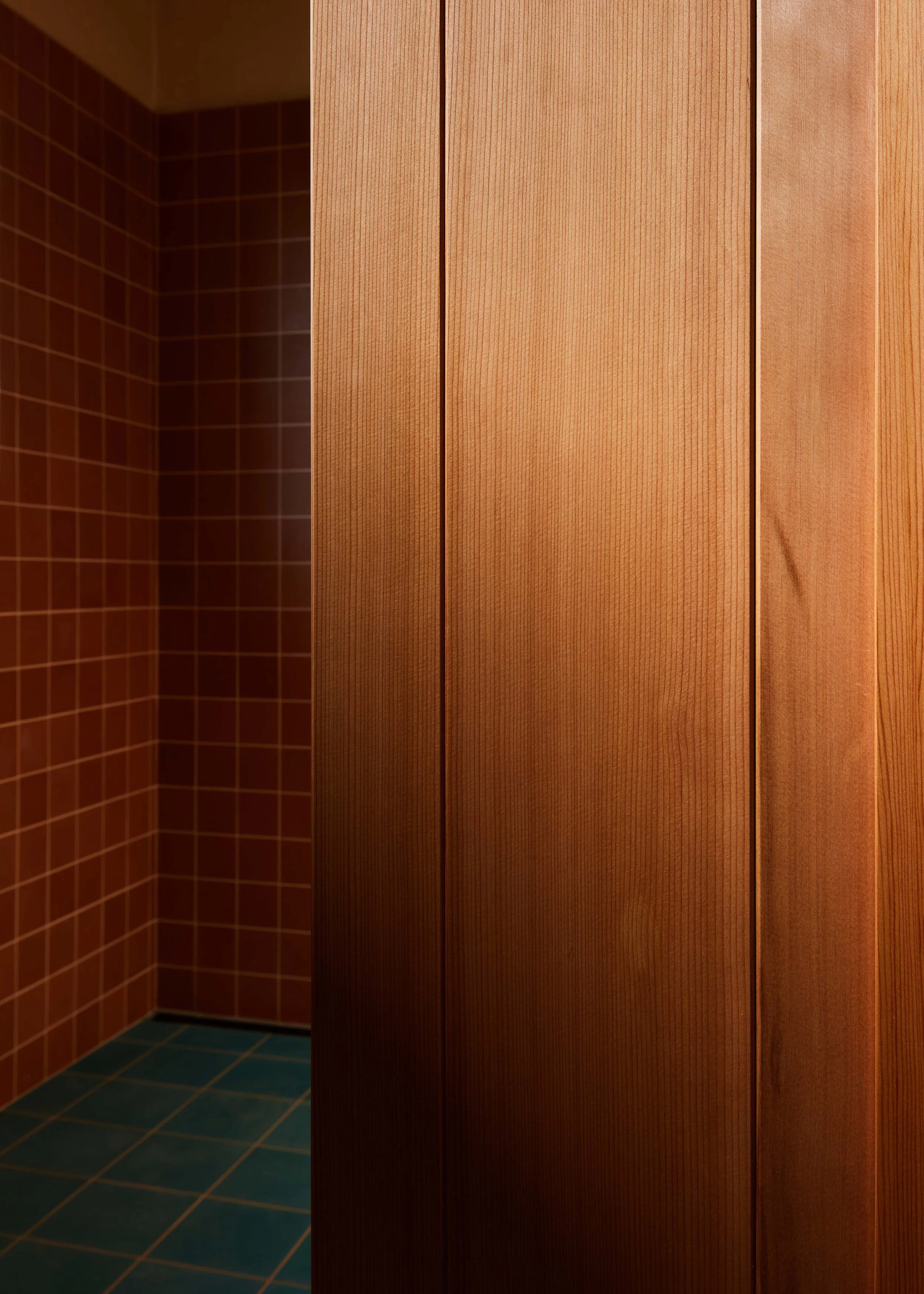 OaklandHills_WesternRedCedarWallPanel_ShowerTile.jpg