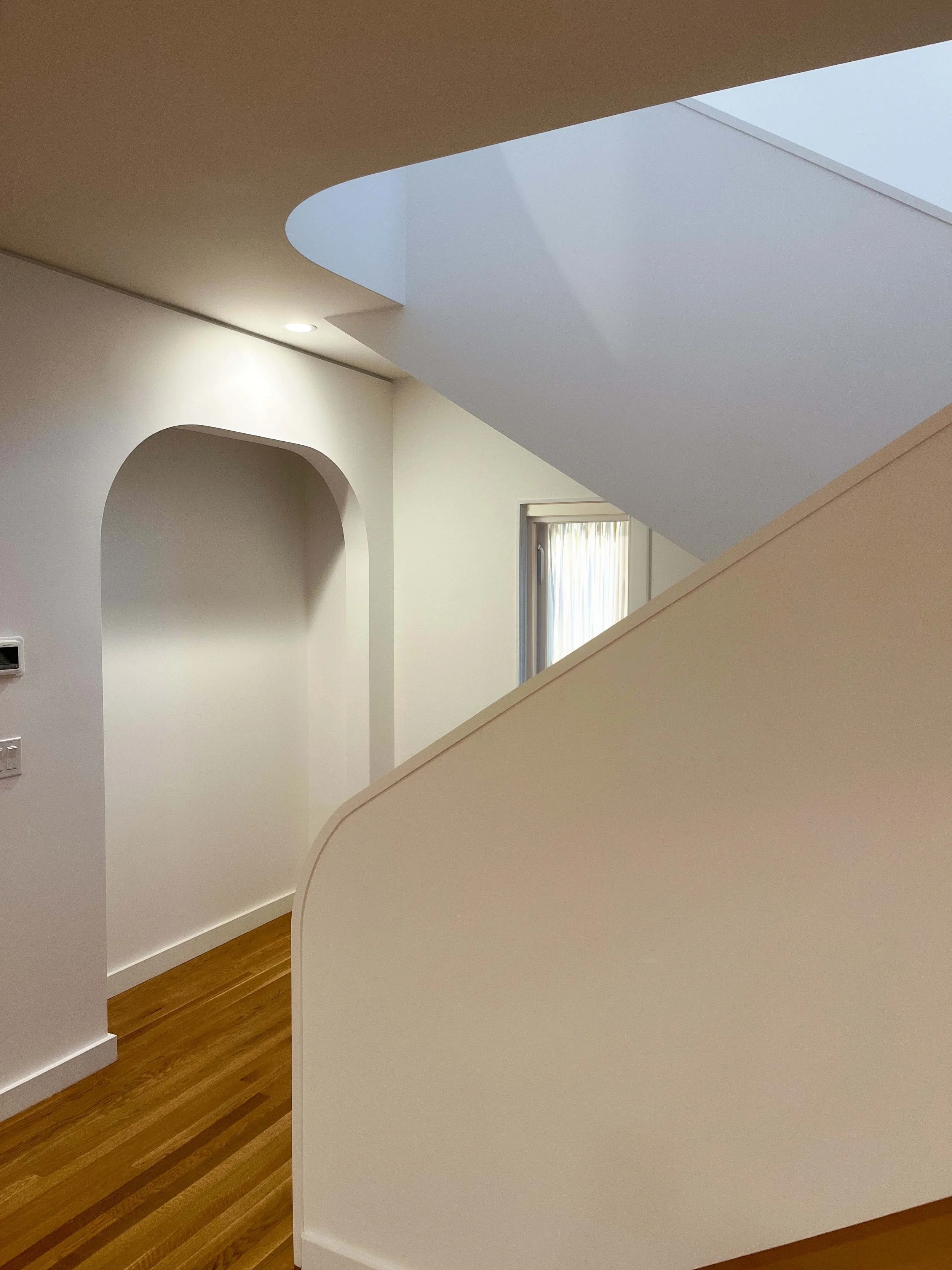 Rockridge2ndStory_Staicase_andNiche.jpg