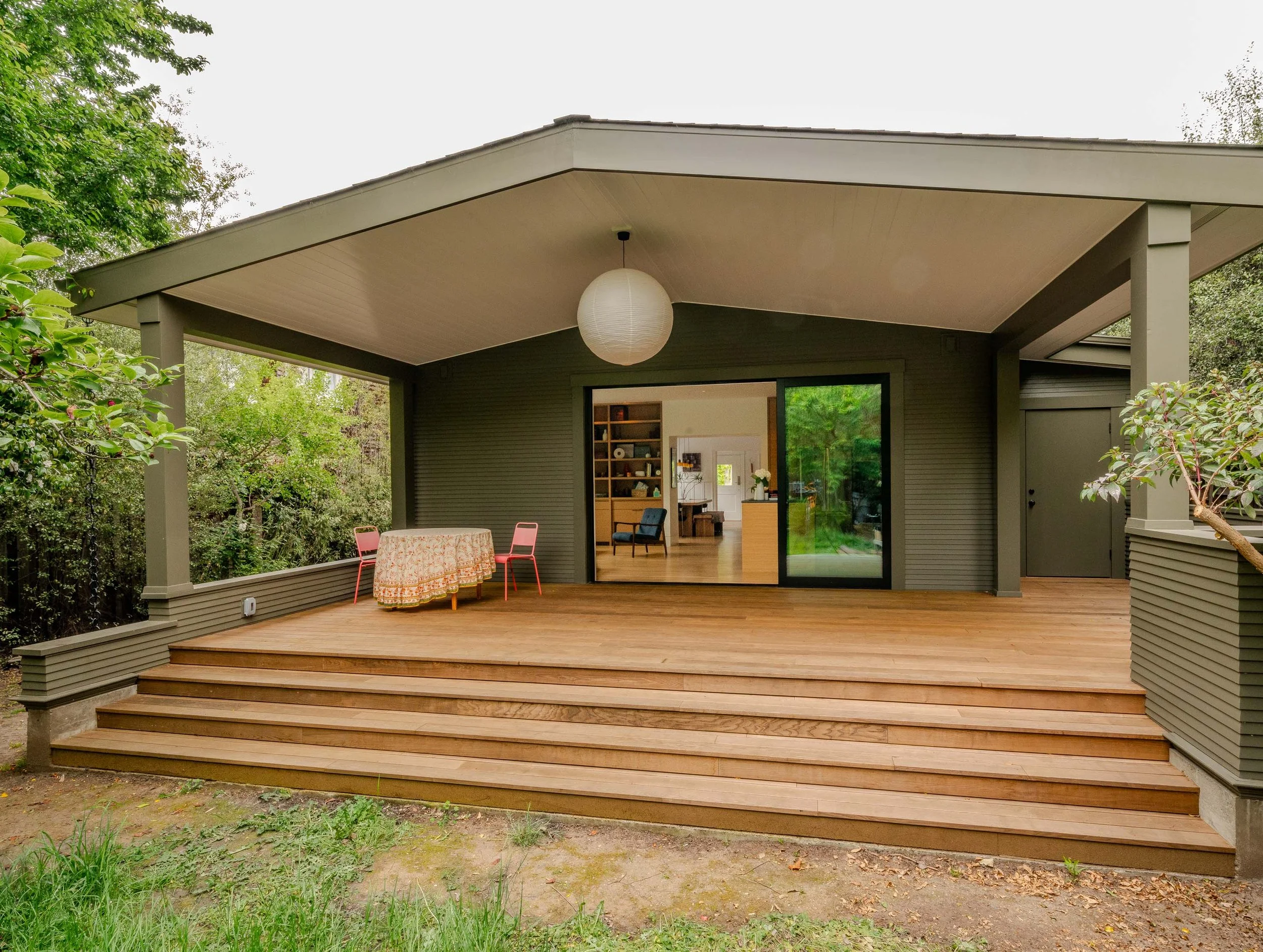 Berkeley_Exterior_Patio.jpg
