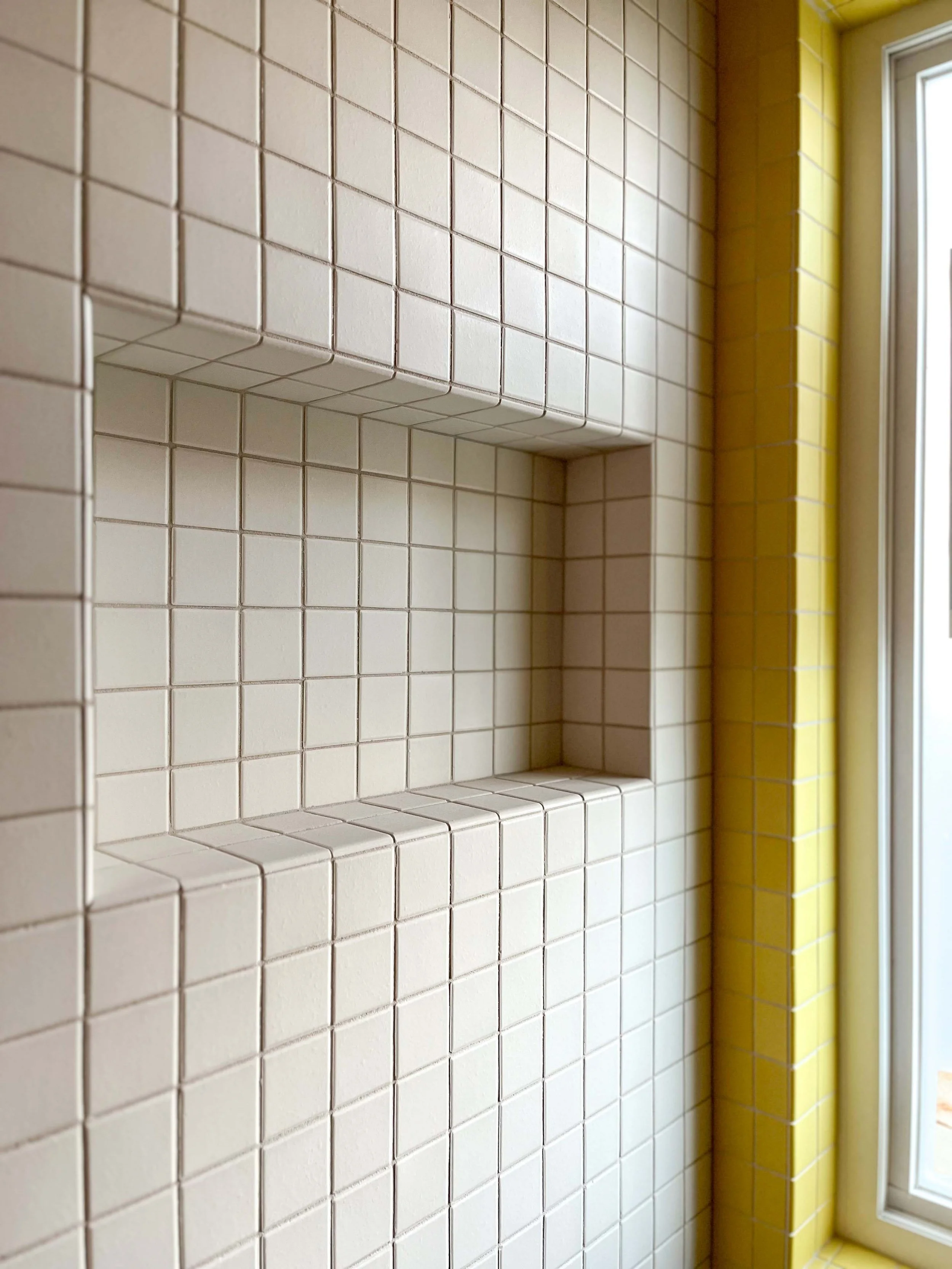 Rockridge2ndStory_GuestBath_ShowerNiche.jpg