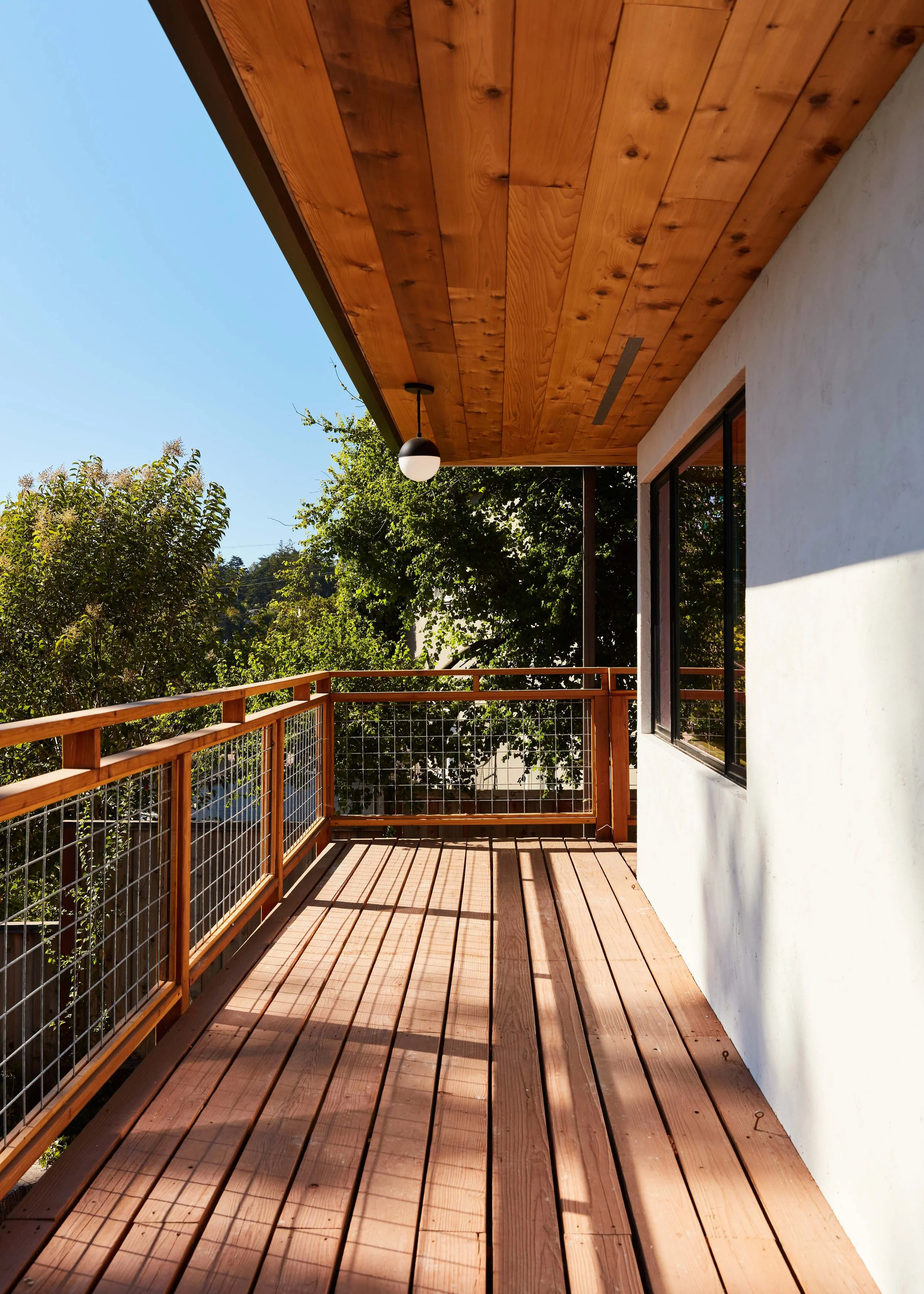 OaklandHills_Exterior_Balcony.jpg