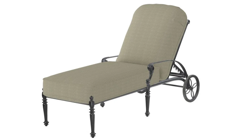 Grand Terrace Chaise Lounge