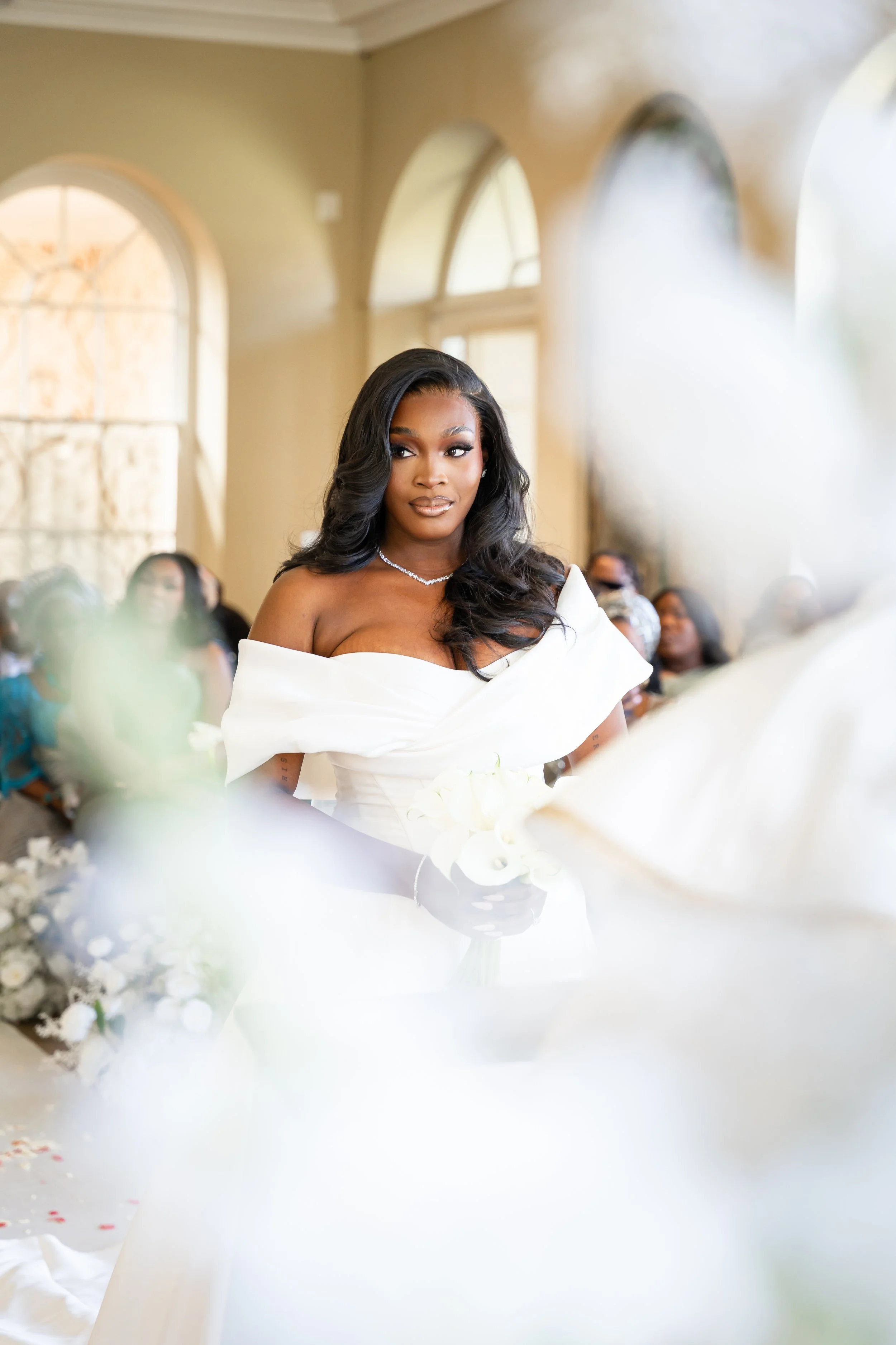 A Calm Presence
A relaxed approach that allows you to enjoy the day while everything is documented beautifully.