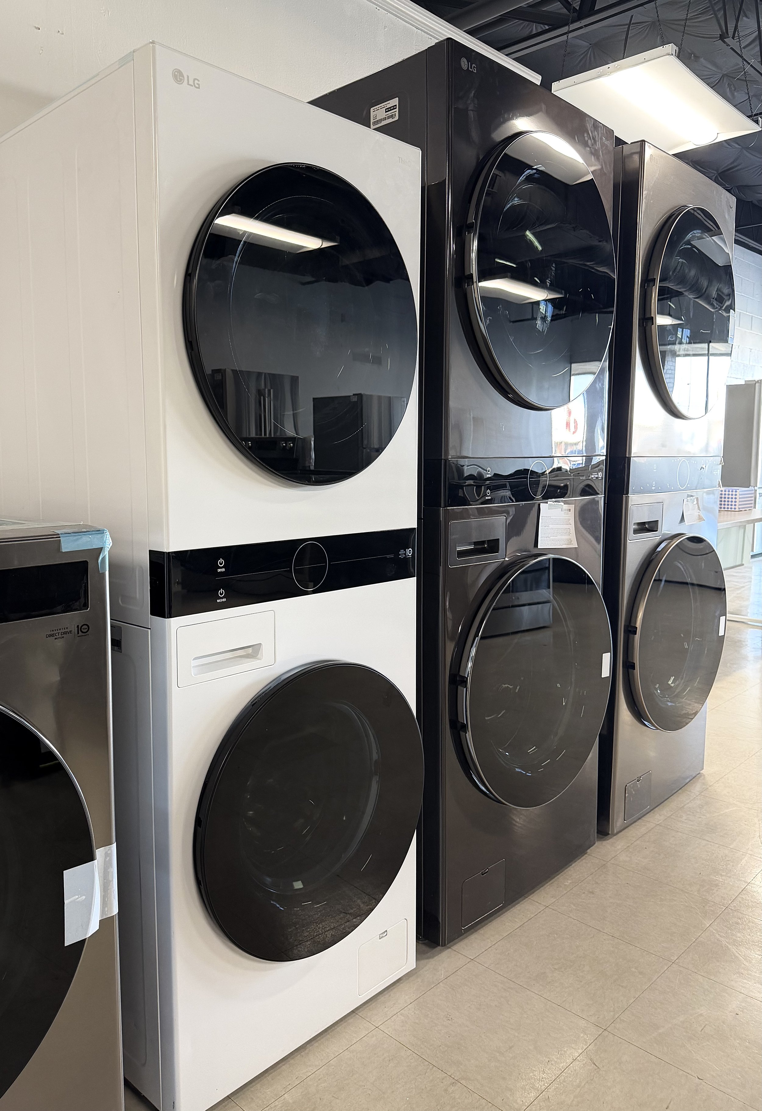 Mini Washtower LG 2.4 cu.ft Dual Inverter Heat