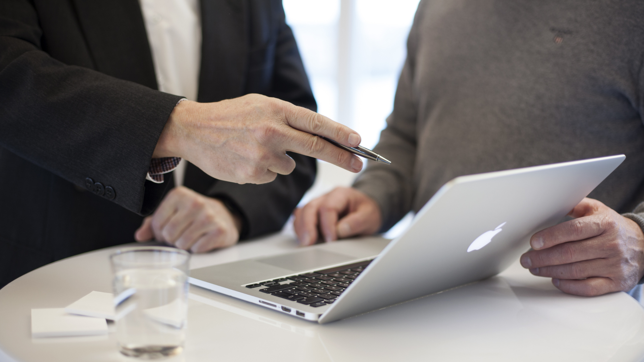 Why a Benefits Risk Management Consultant Delivers More Value Than a Broker
