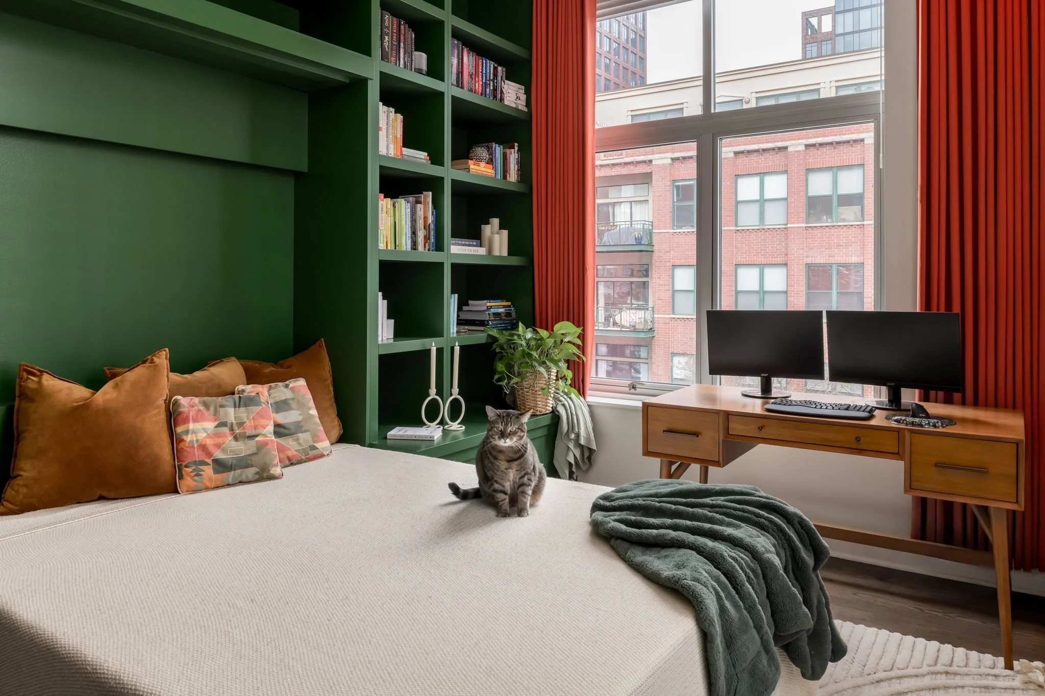 11-web-or-mls-939-w-madison-st-301.jpg
