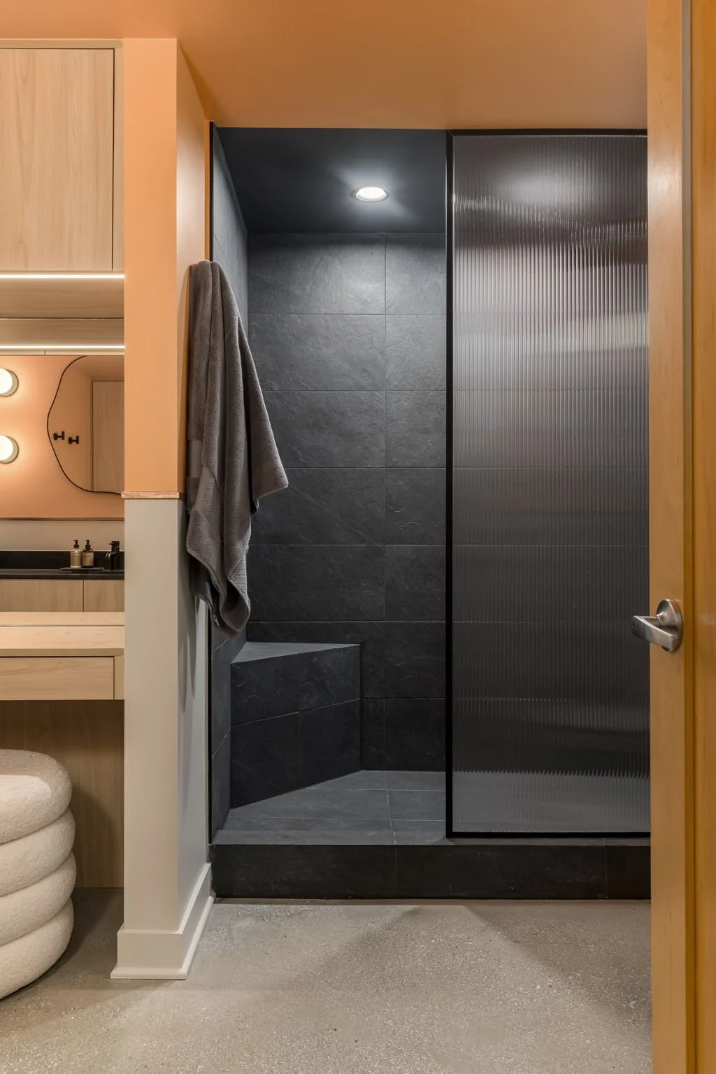 13-web-or-mls-939-w-madison-st-301.jpg