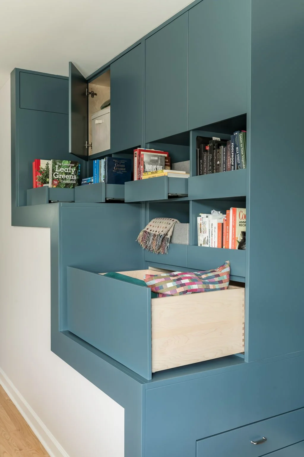 7-web-or-mls-924-s-carpenter-st-2 (1).jpg