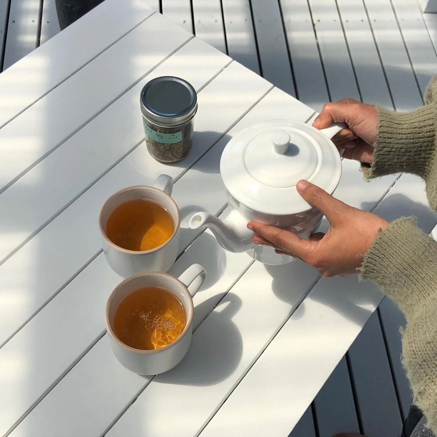These wet days call for some tea at our home away from home! 

We love @thegreenspaceproject teas so much that we have a pot brewing while your doing yoga with us at Kiwi House🤍

Currently we are using the St.Johns Wart it&rsquo;s like sunshine in a