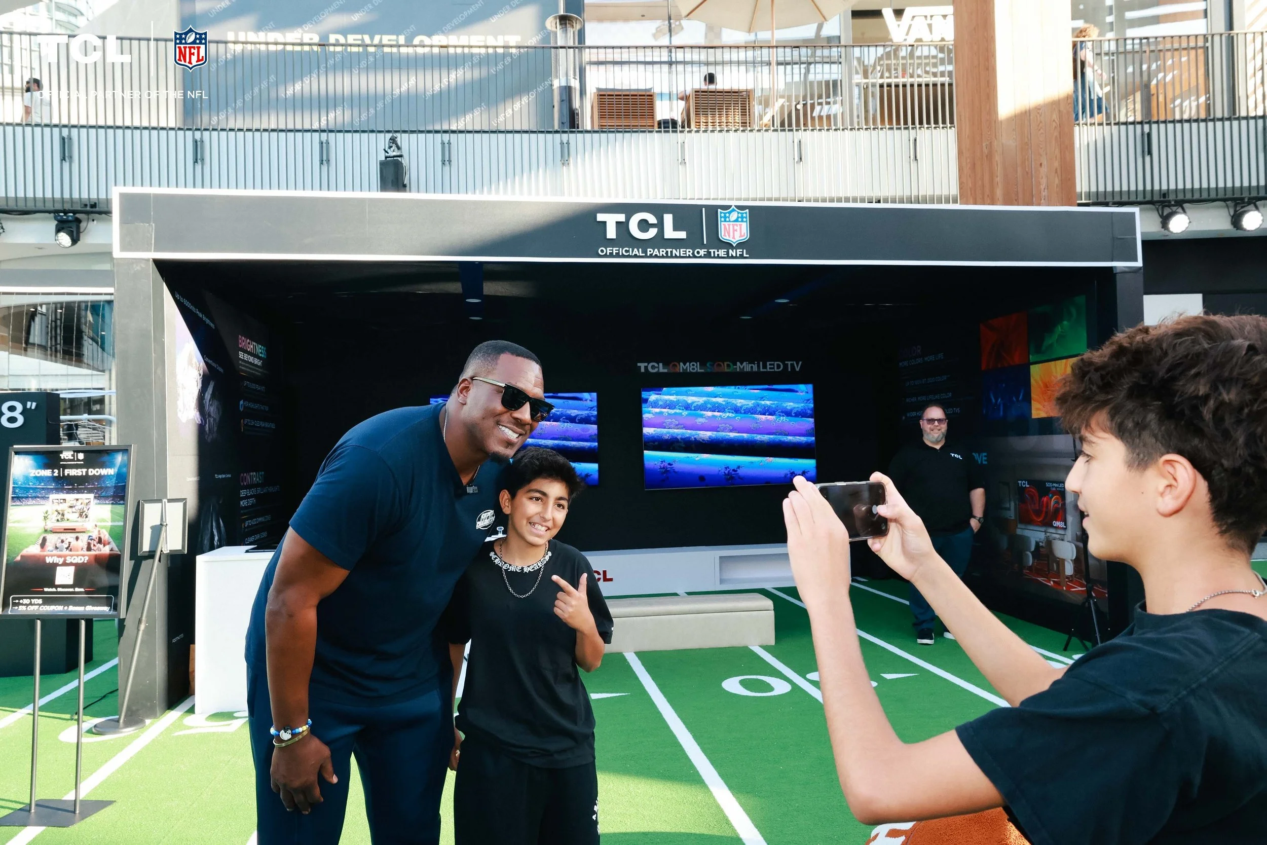 TCL-NFL1.jpg