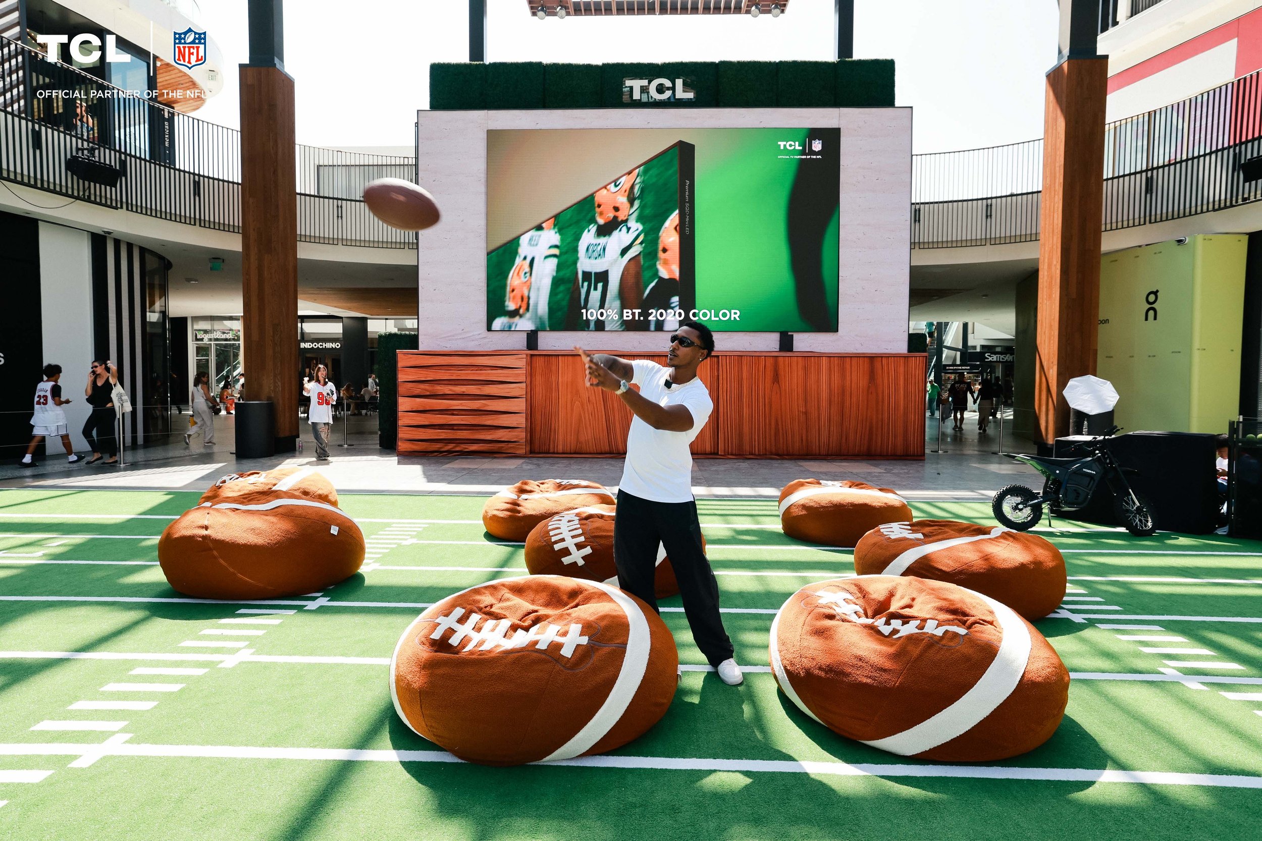 TCL-NFL45.jpg