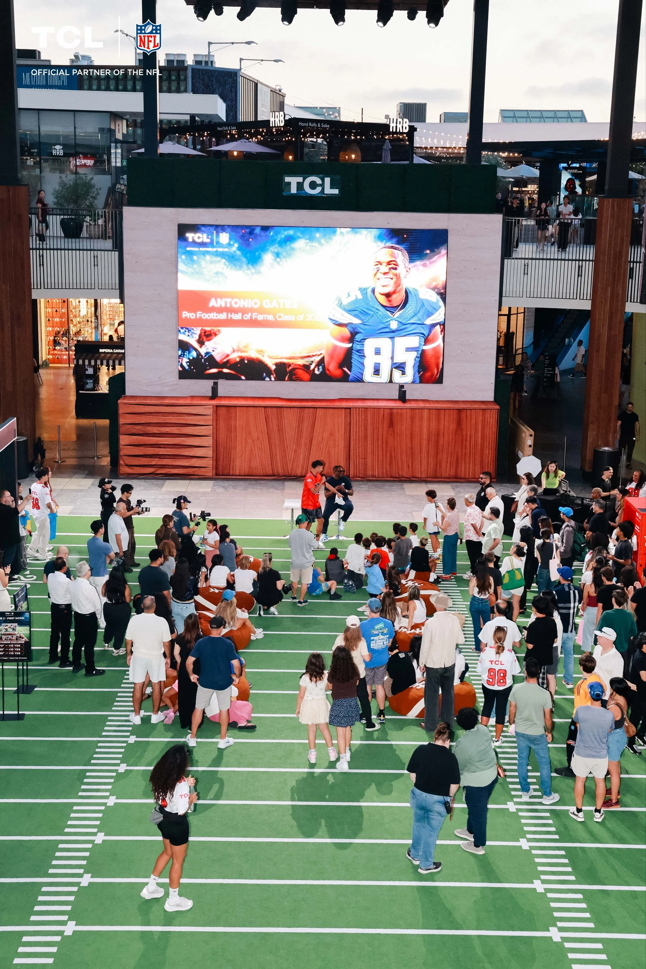 TCL-NFL100.jpg
