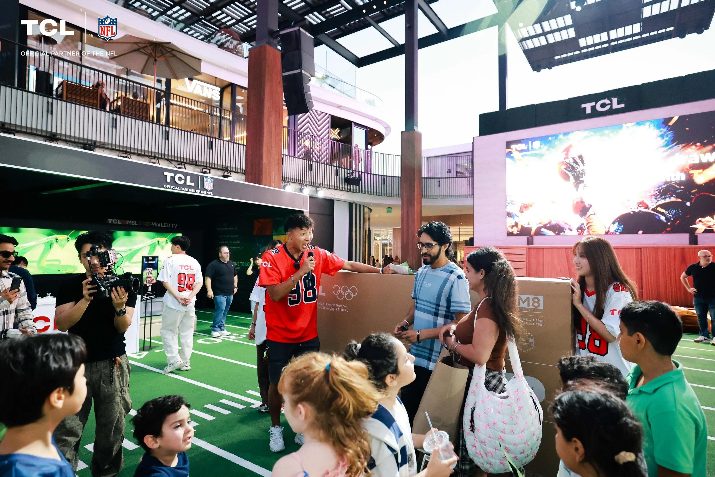 TCL-NFL40.jpg