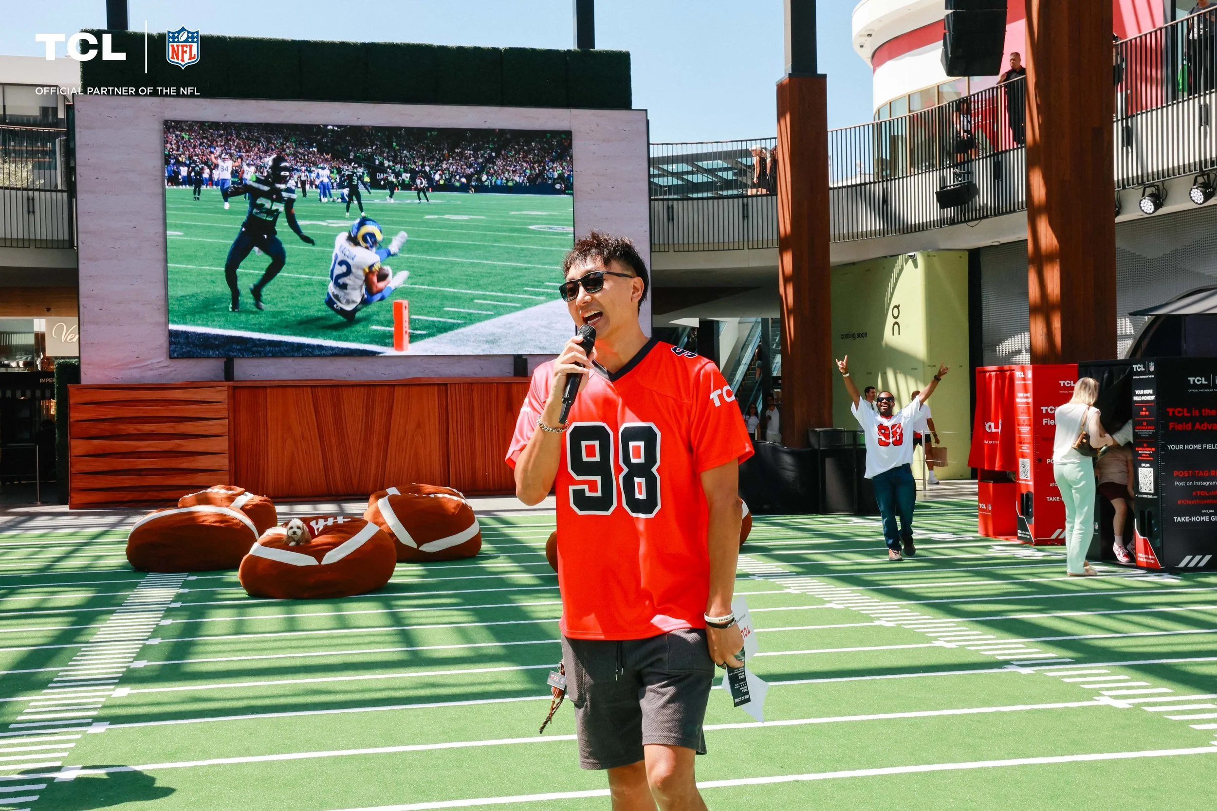 TCL-NFL62.jpg