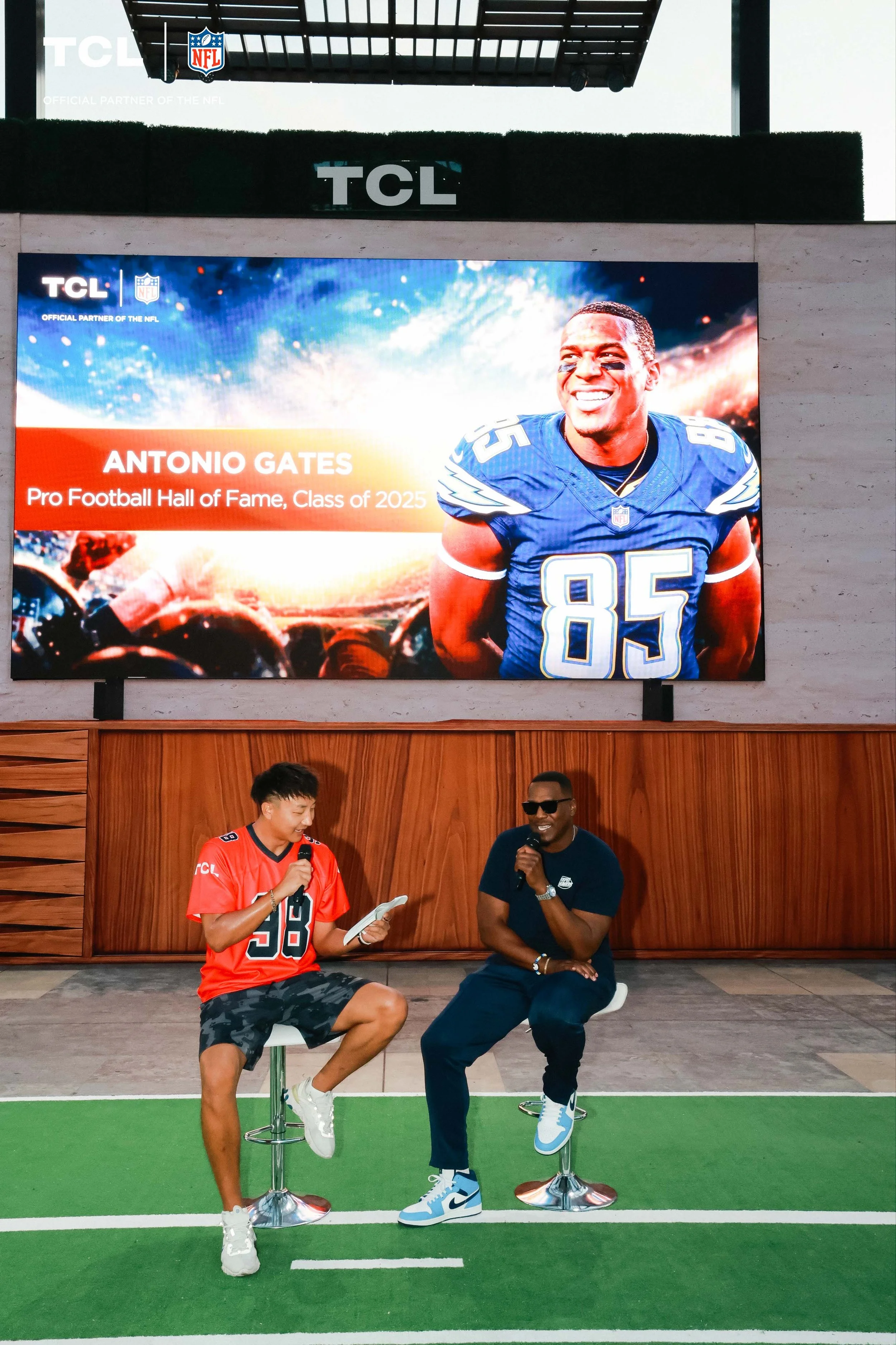 TCL-NFL9.jpg