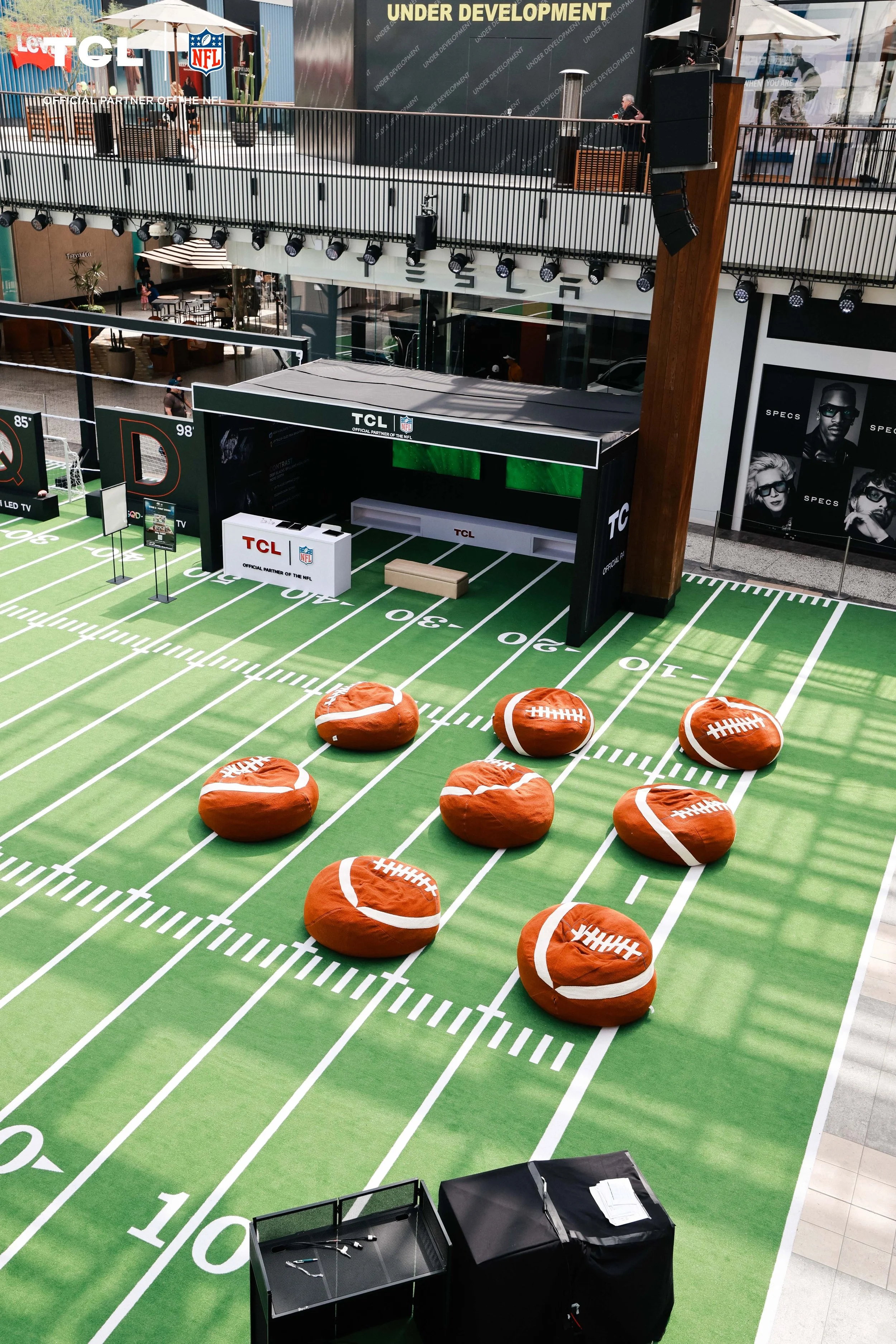 TCL-NFL43.jpg