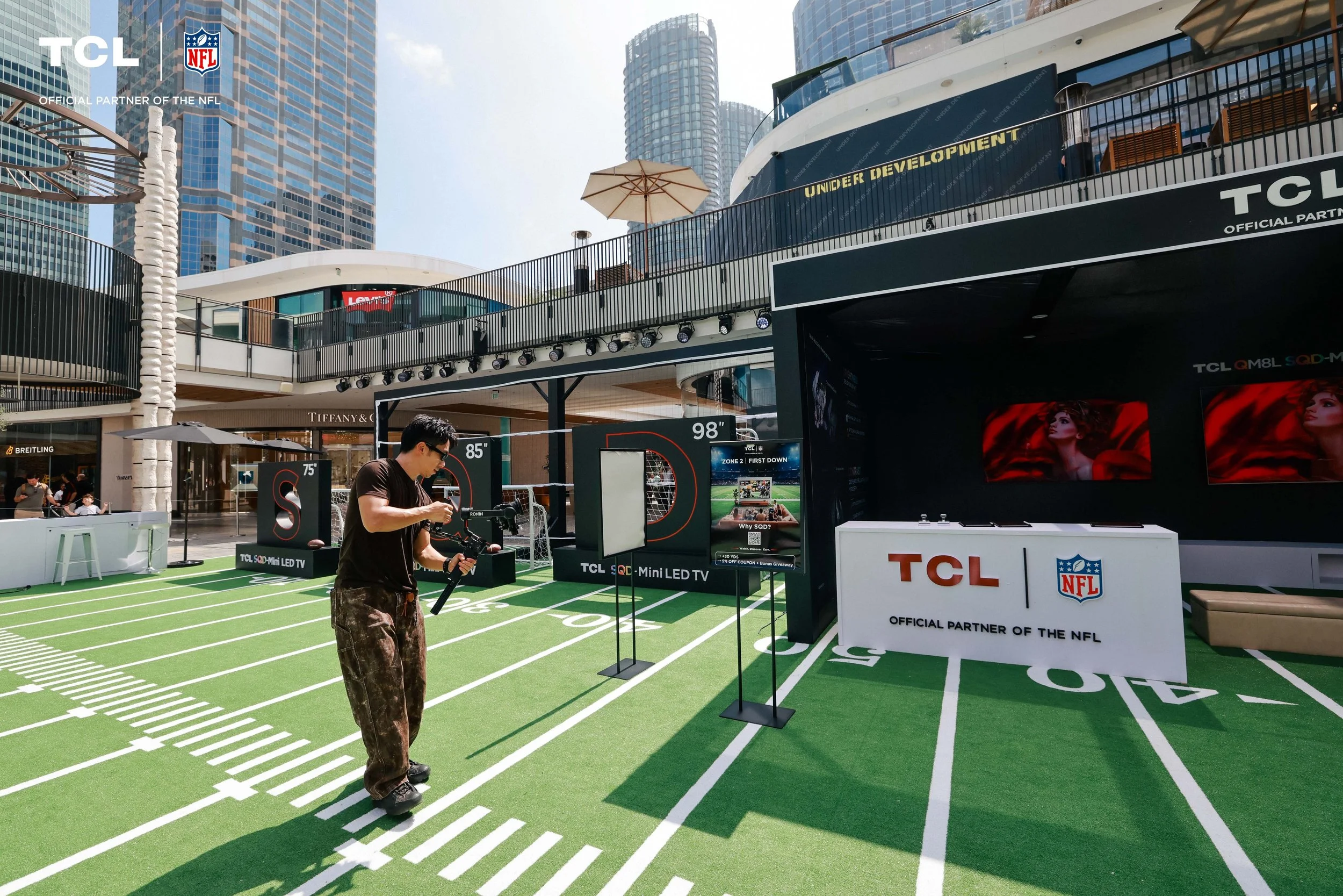 TCL-NFL42.jpg