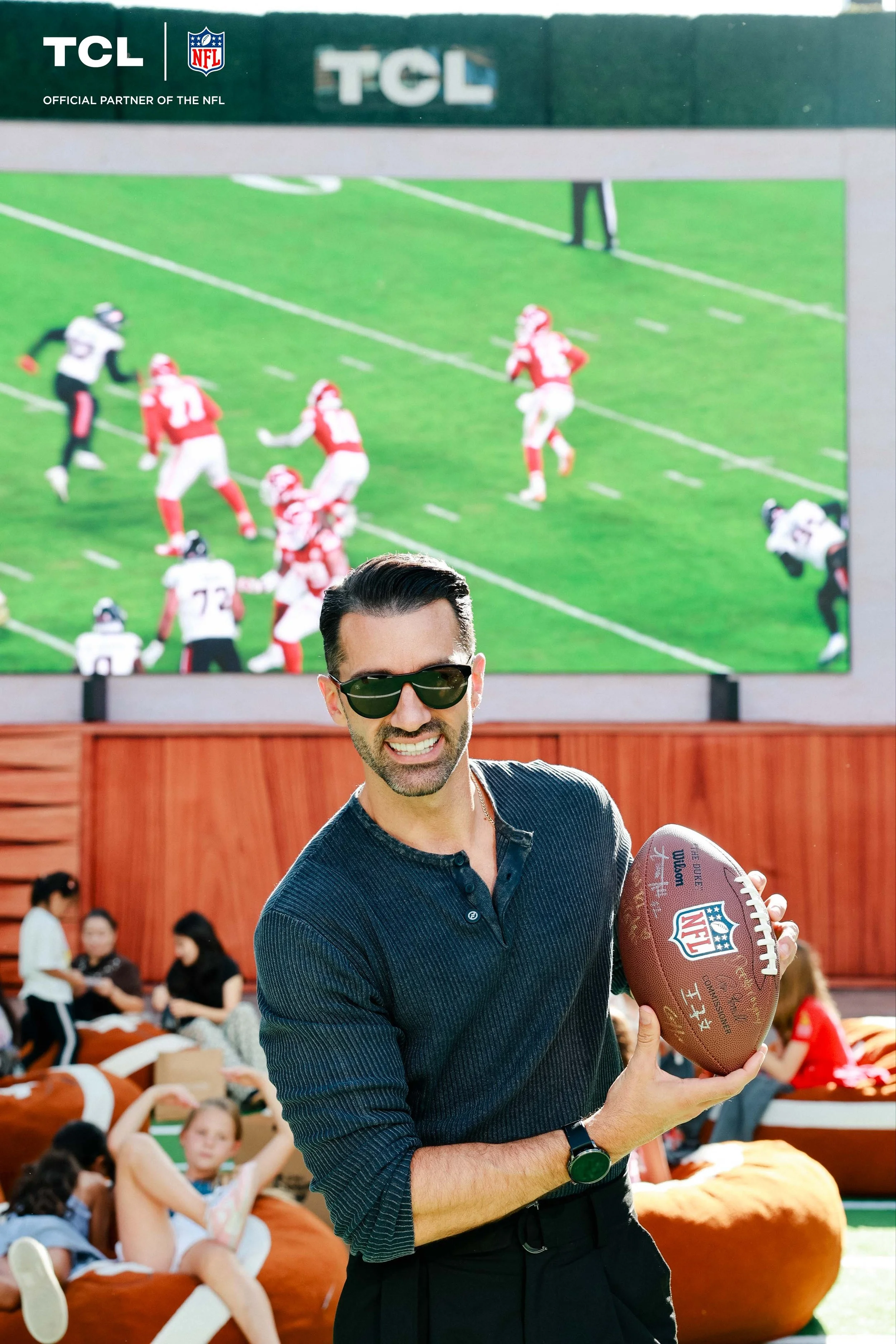TCL-NFL93.jpg