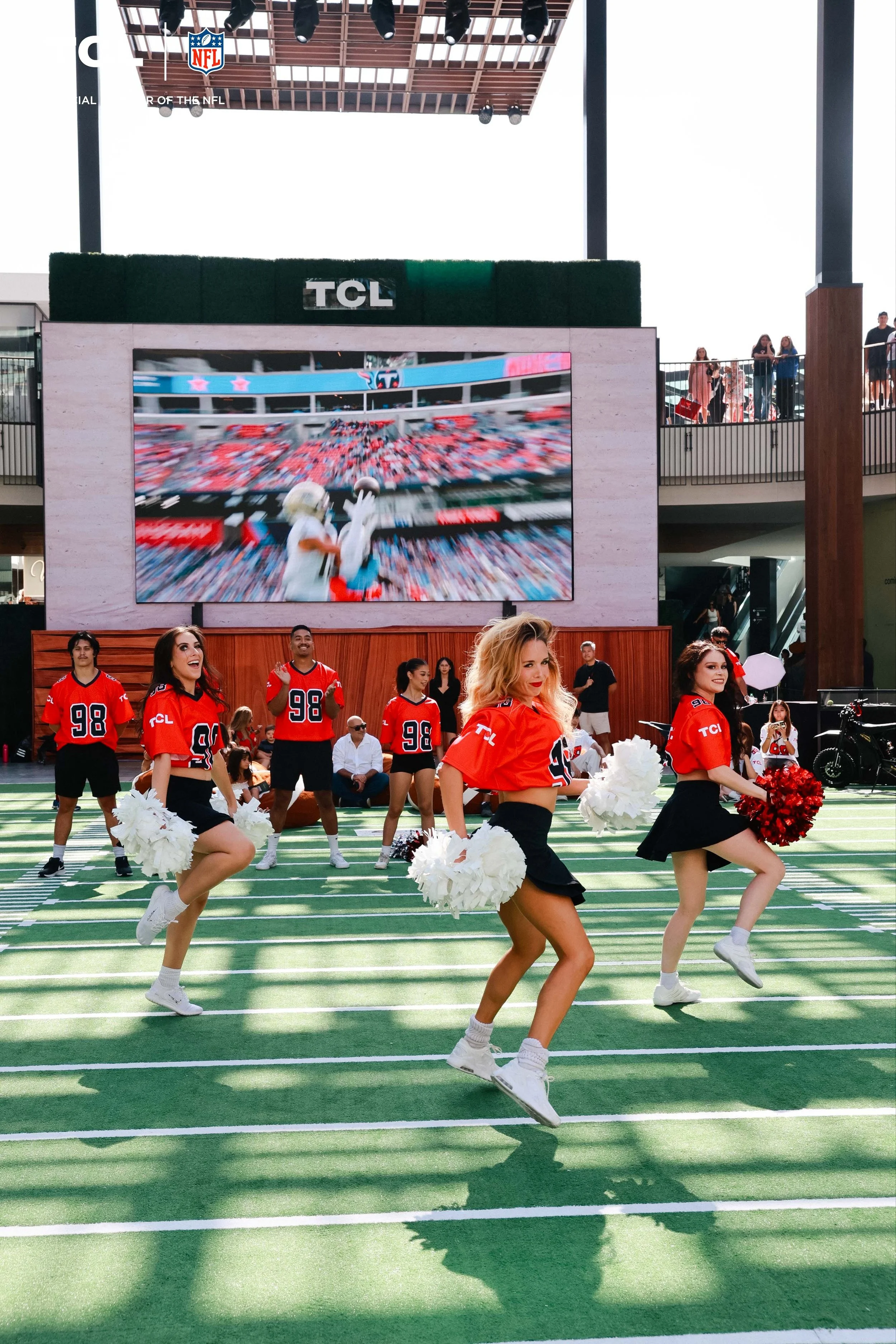 TCL-NFL85.jpg