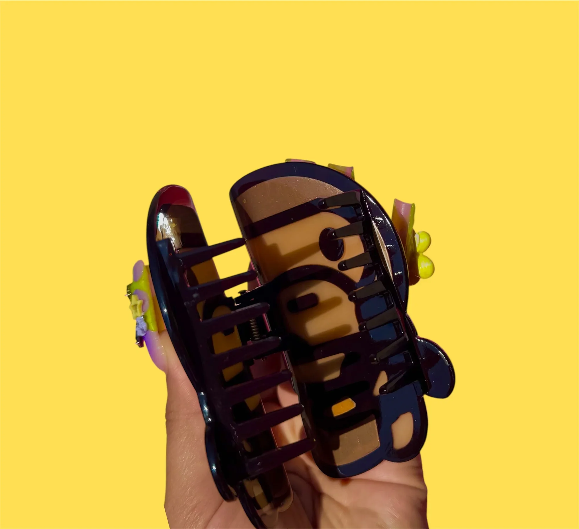 asap-banana milo hairclip 1.webp