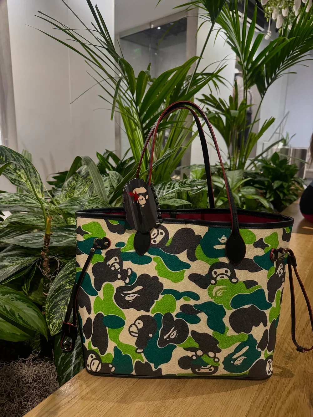 Milo Never Full Tote Bag(preorder)