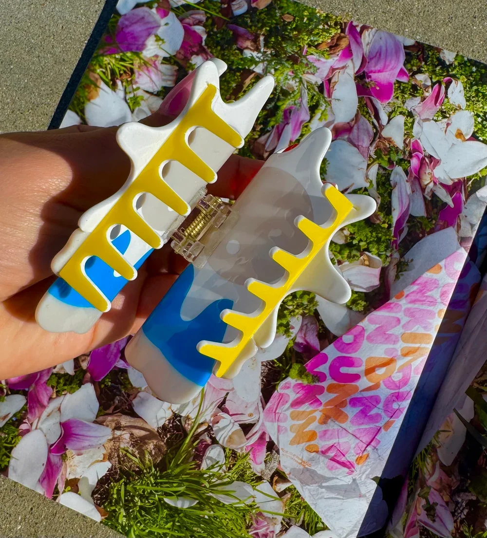 asap-glo kitty hairclip 1.webp