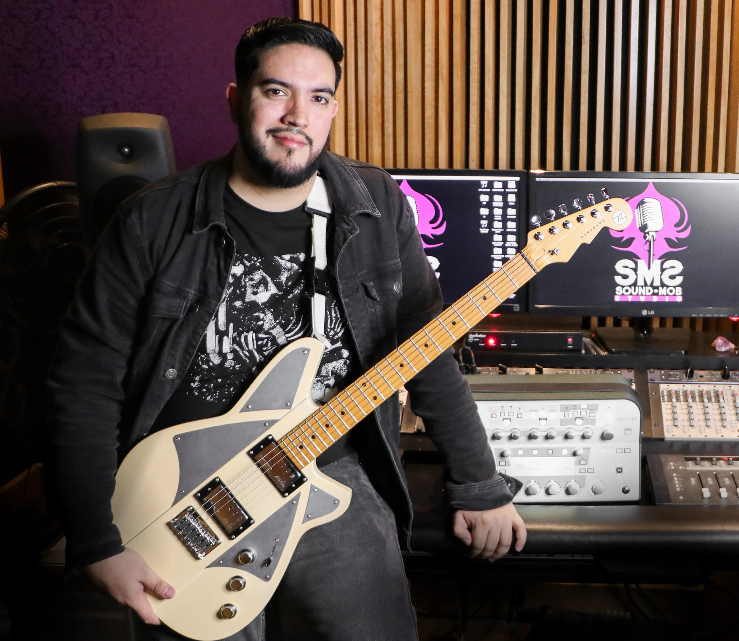 Artista Reverend Guitars