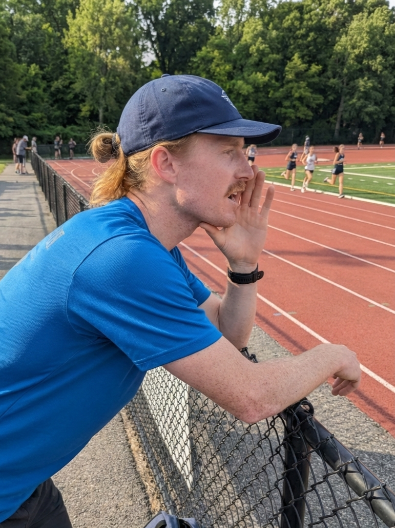 runfitcoach Johnny cheering on his runners