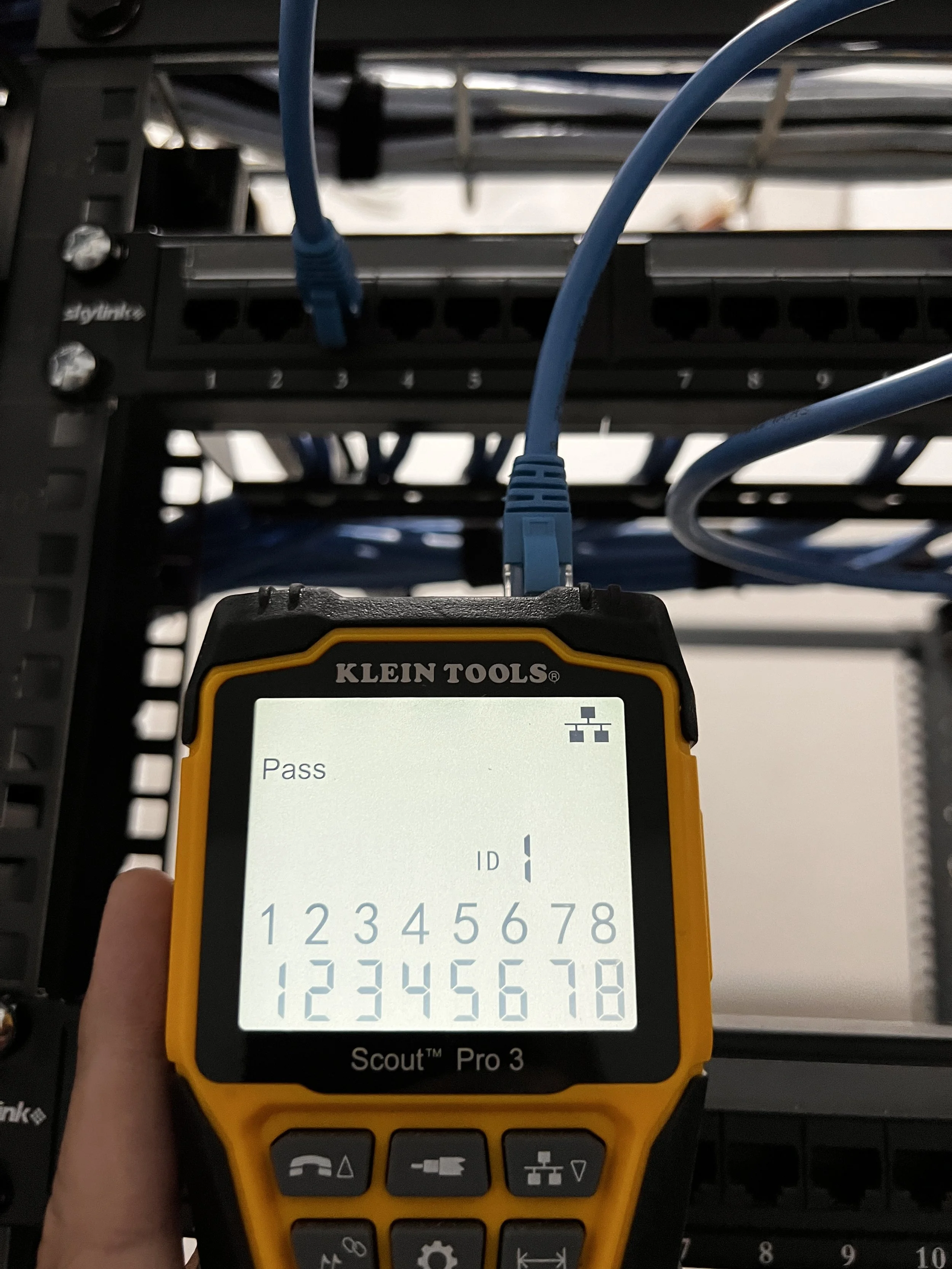 Instalación Profesional de Redes de Datos y Equipos de Comunicación