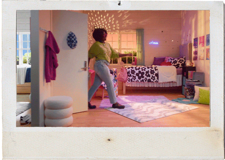 DormWalkthrough_4Room_16x9_Walmart-(1).gif