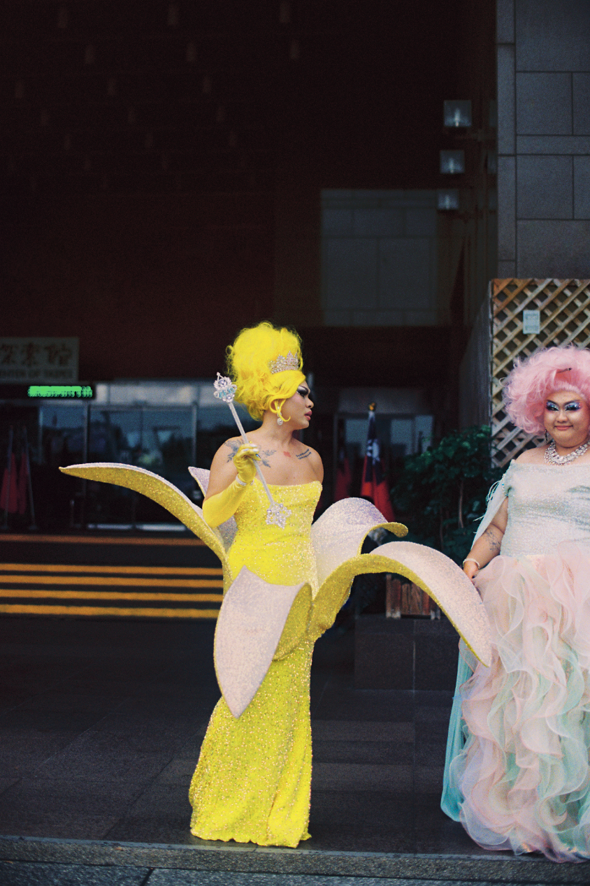 banana and pink lady.png