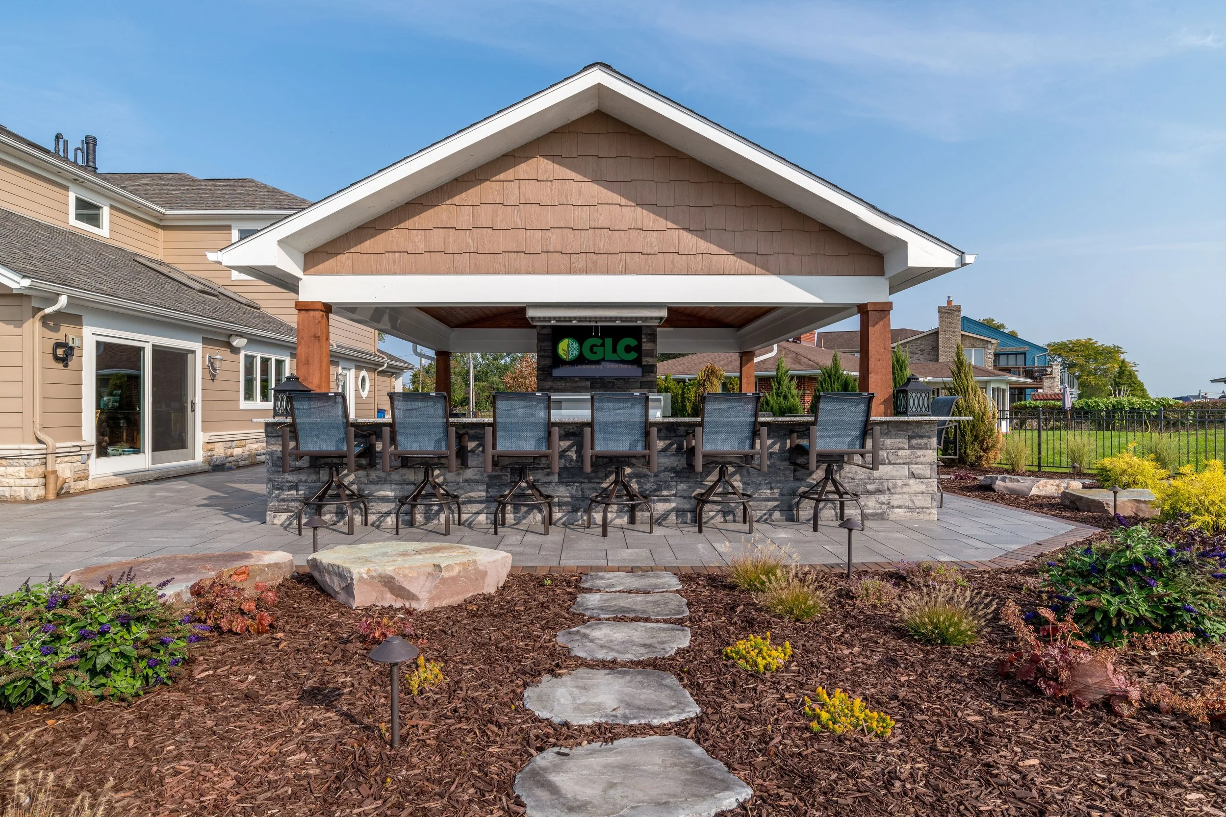 10 Ways a Pavilion in Riverview &amp; Rockwood, MI, Improves Backyard Use