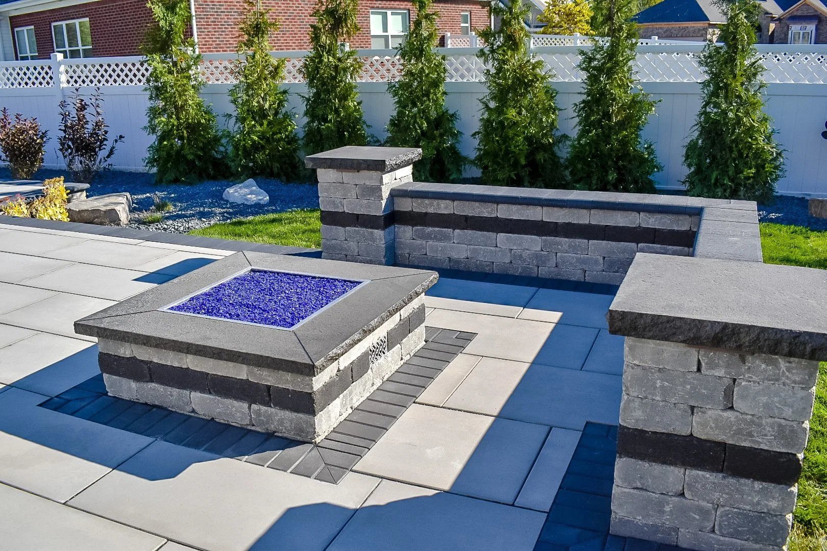 5 Fire Pit and Retaining Wall Design Ideas for Your Trenton, MI Backyard