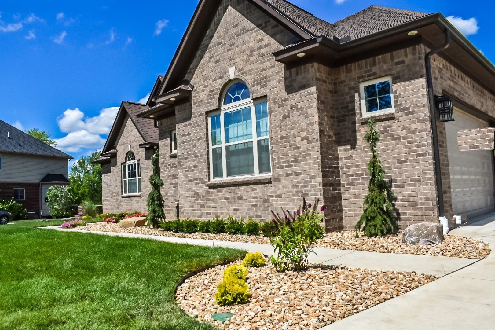 Create a Stunning First Impression With Beautiful Front Yard Landscaping in Rockwood and Brownstown, MI